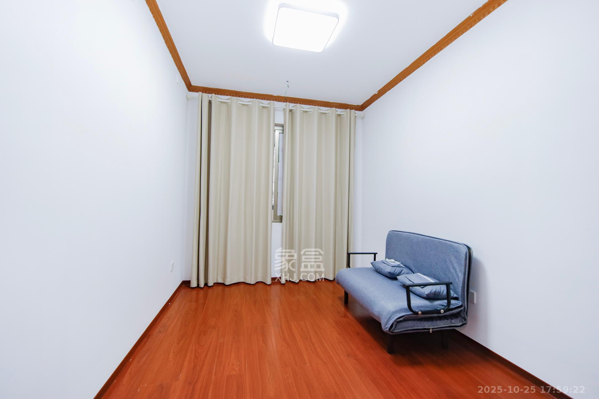 铁四院  3室2厅1卫    88.0万卧室