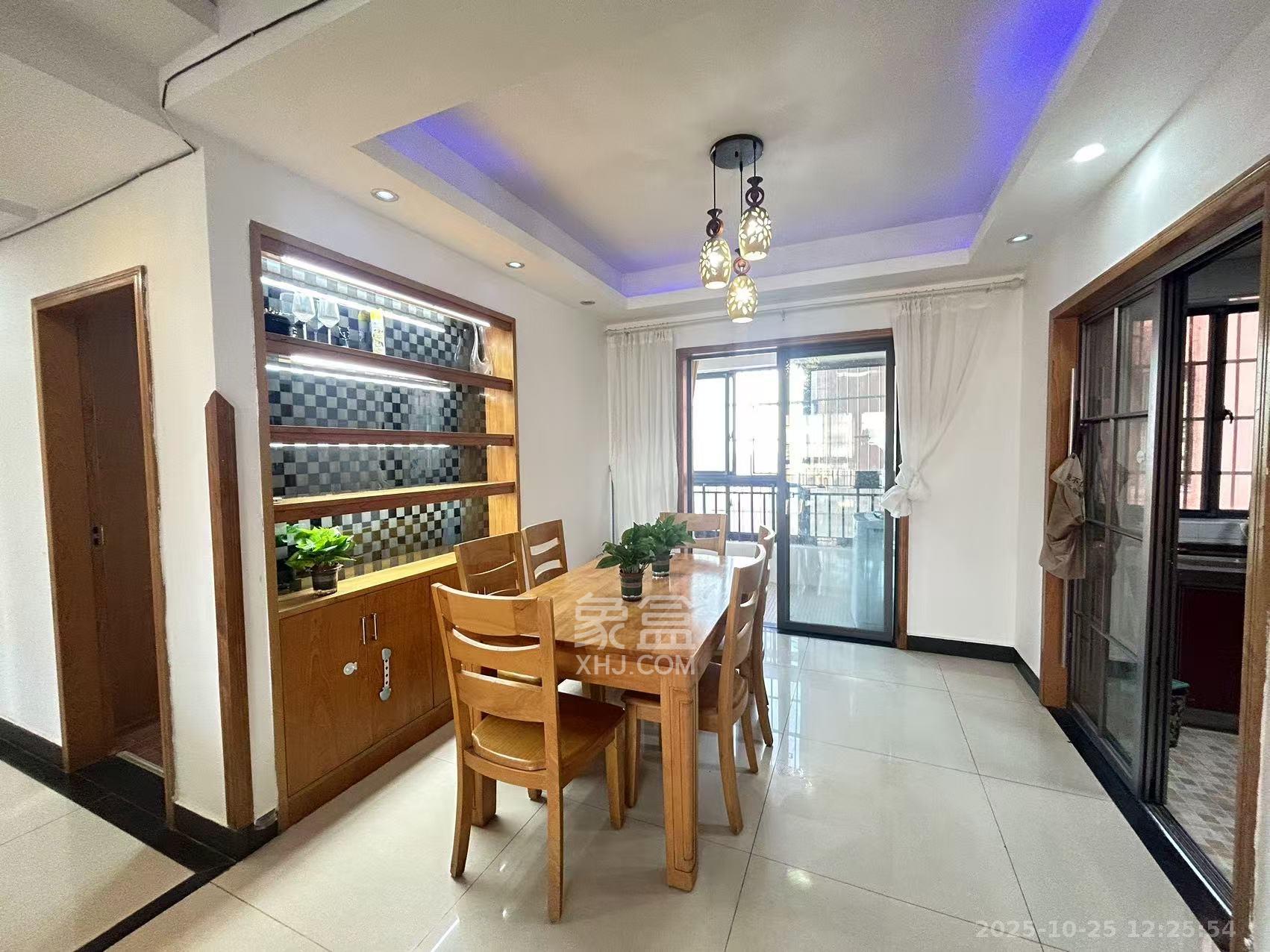 上海城小区 4室2厅2卫 2800.0元/月 上海城小区 4室2厅2卫 2800.0元/月室内图