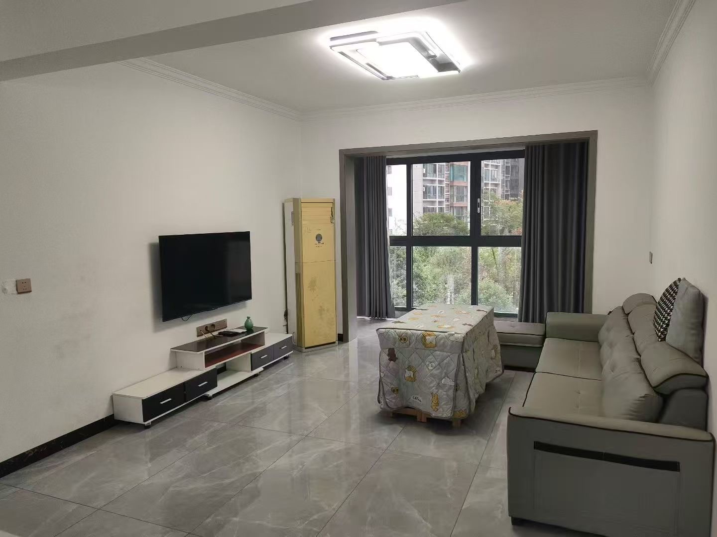 靛达广场 3室2厅2卫 2100.0元/月 靛达广场 3室2厅2卫 2100.0元/月室内图