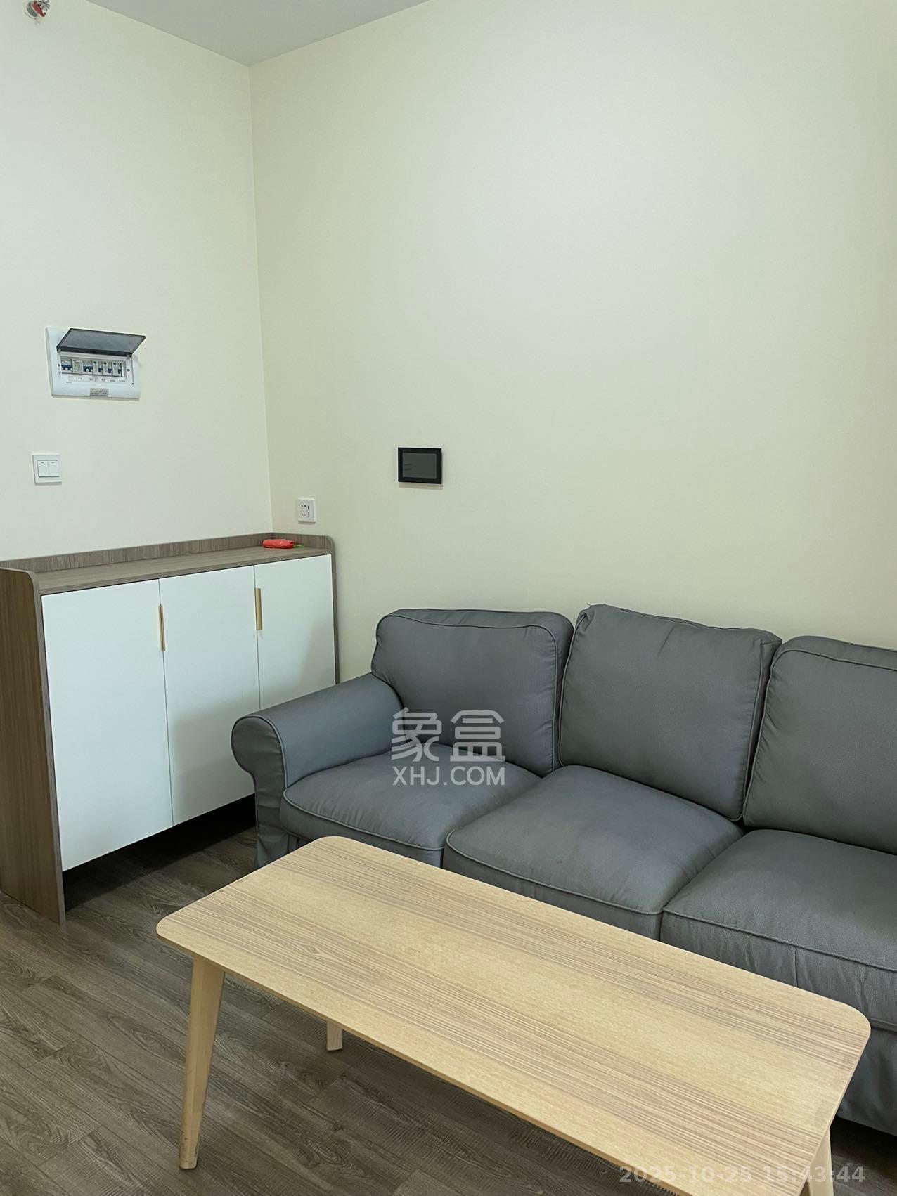 卓越浅水湾  1室0厅0卫    1400.0元/月室内图