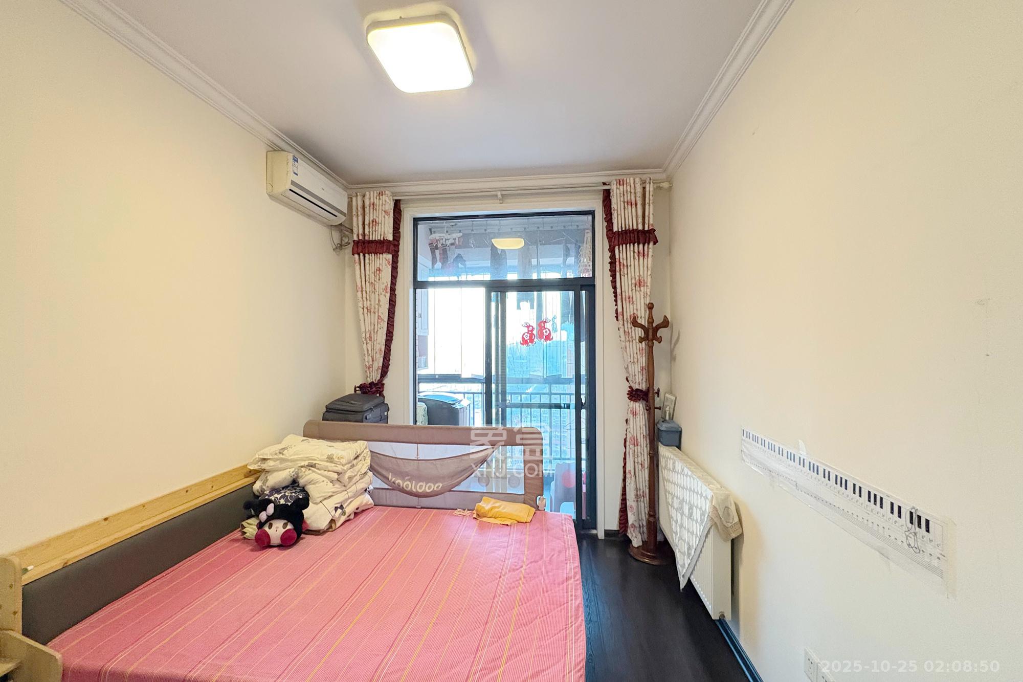 融圣国际  4室2厅2卫    225.0万其他