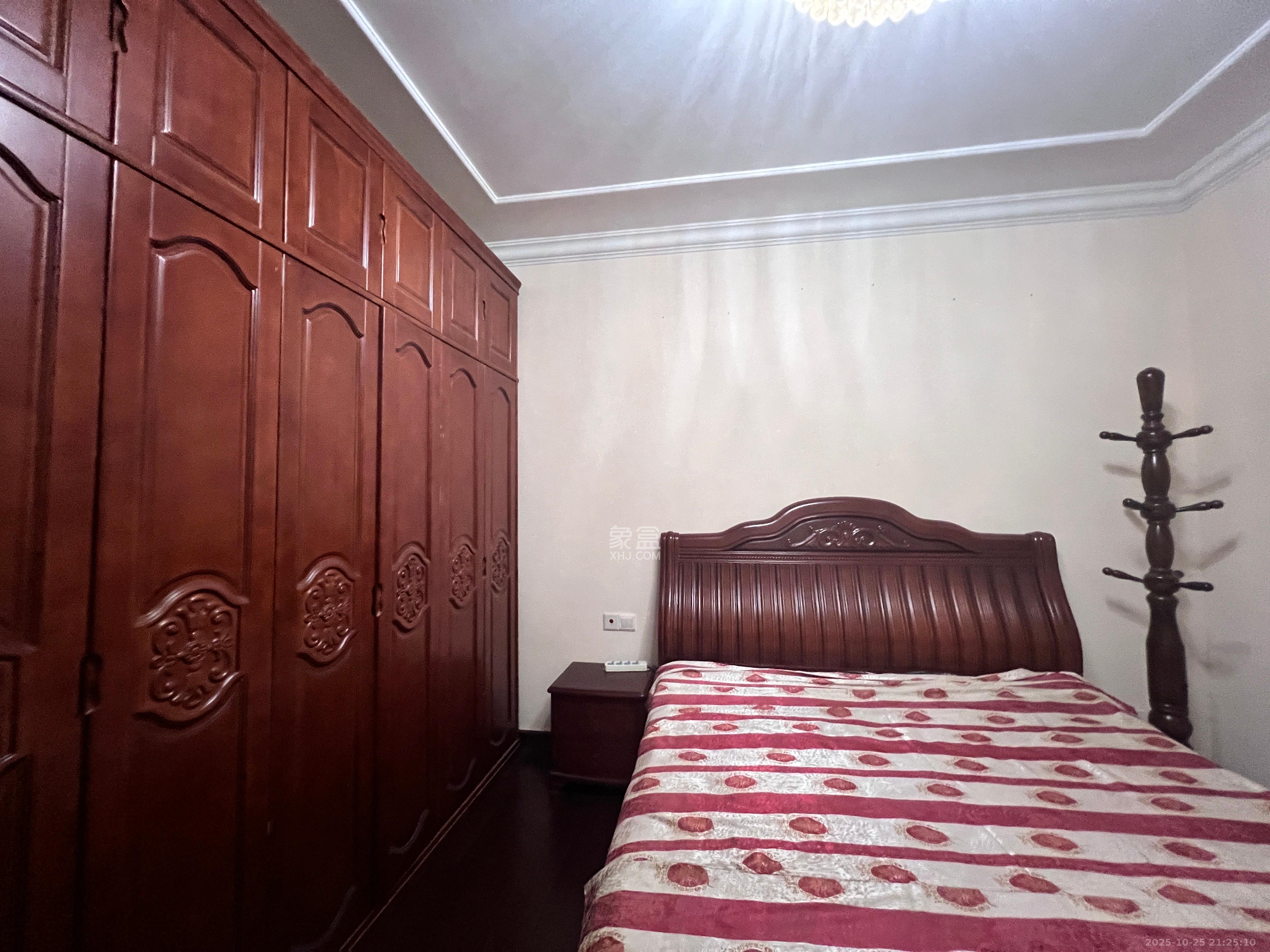 恒大国际广场  3室2厅2卫    2850.0元/月 恒大国际广场  3室2厅2卫    2850.0元/月室内图