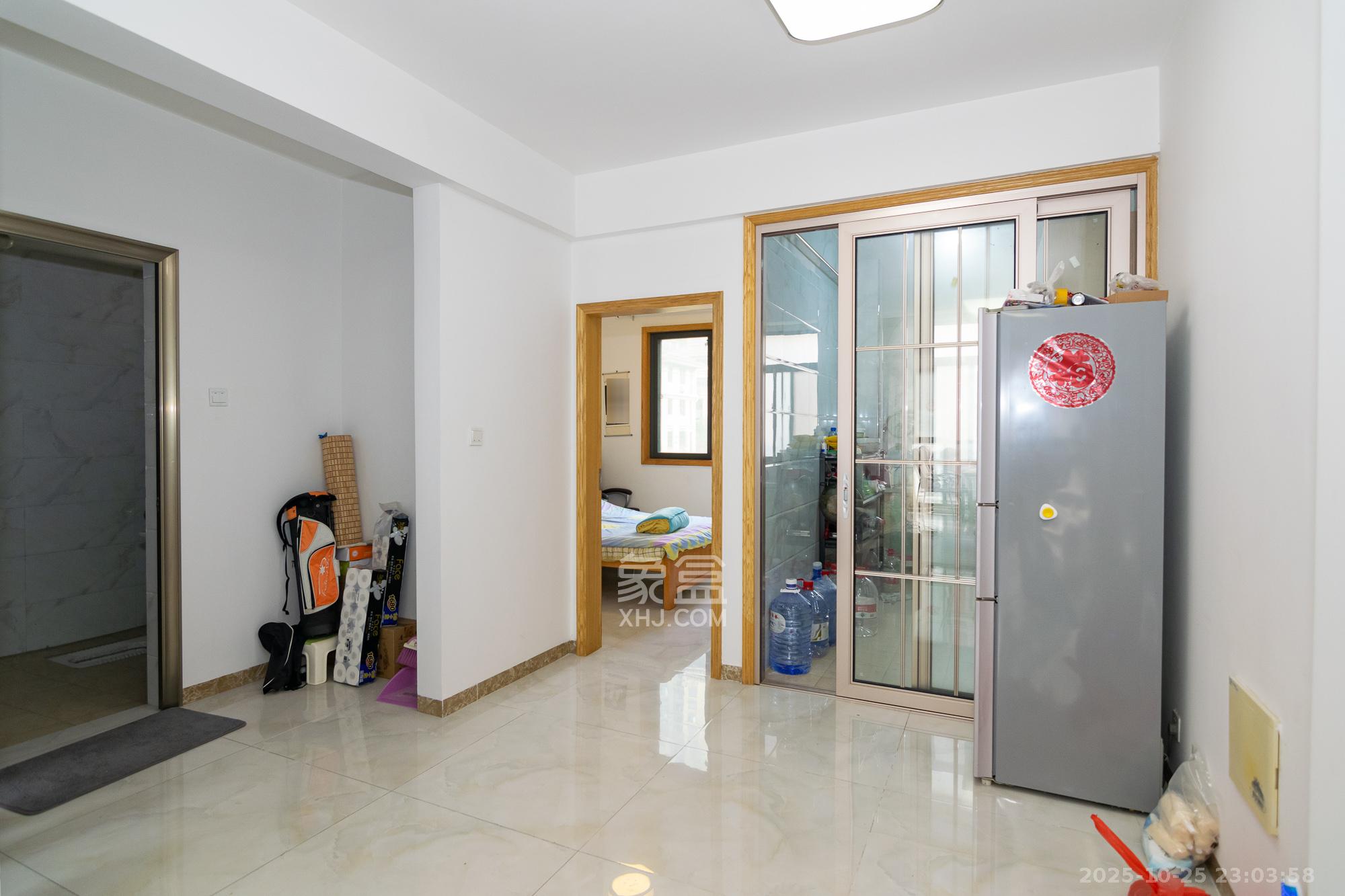 澳海澜庭 2室2厅1卫 43.0万 澳海澜庭 2室2厅1卫 43.0万客厅