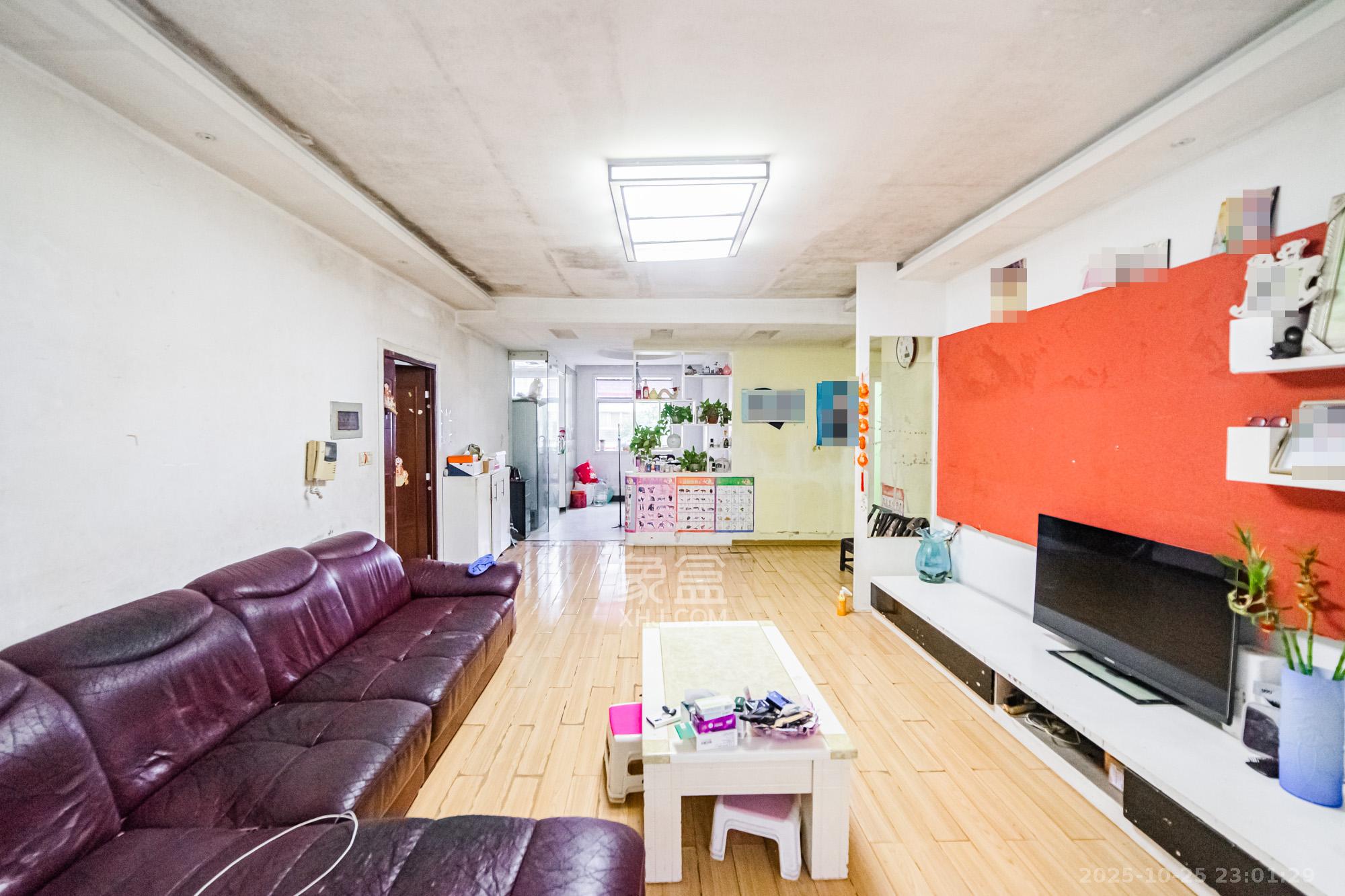 万煦园 3室2厅2卫 77.8万 万煦园 3室2厅2卫 77.8万客厅