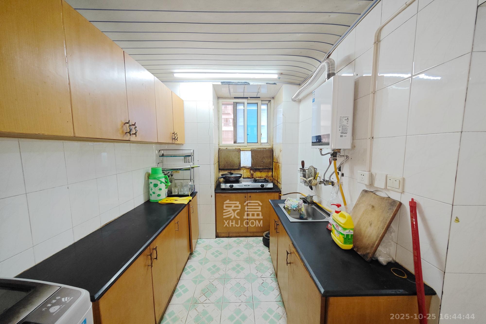 桂花路铁建宿舍  2室2厅1卫    39.0万厨房