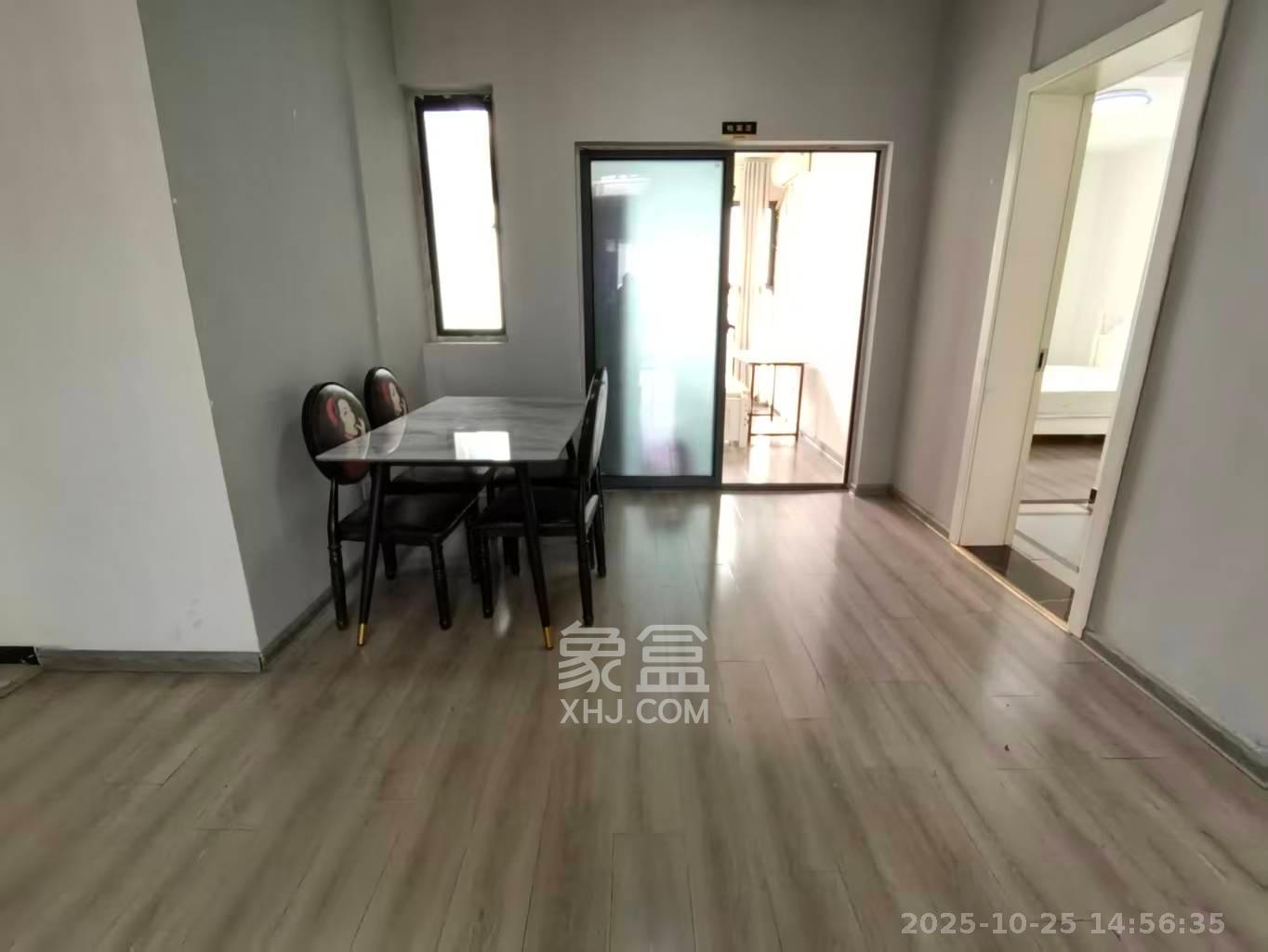 荣泰广场  4室2厅2卫    2700.0元/月室内图