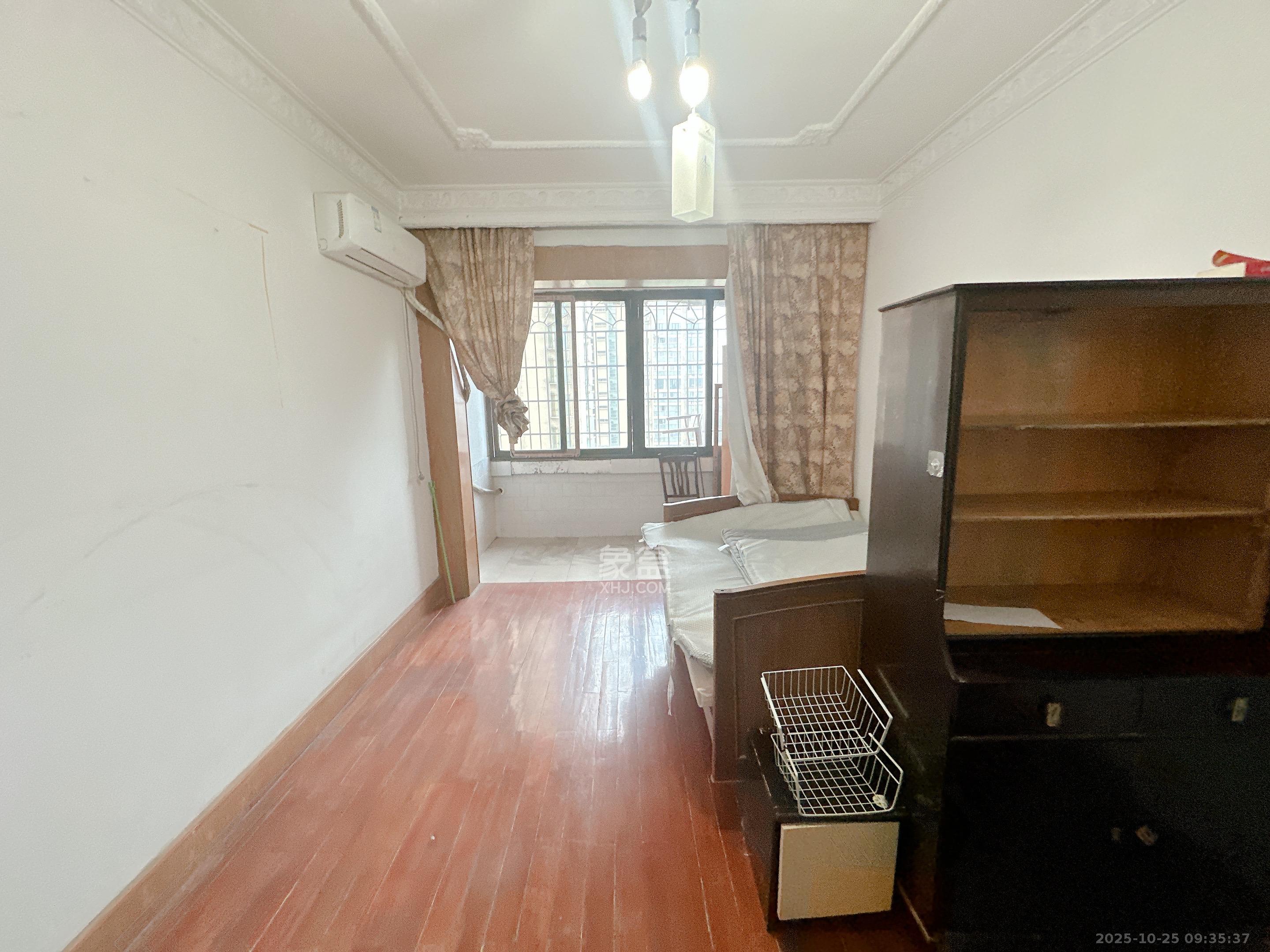 省粮食局宿舍北院  3室2厅1卫    2500.0元/月 省粮食局宿舍北院  3室2厅1卫    2500.0元/月室内图