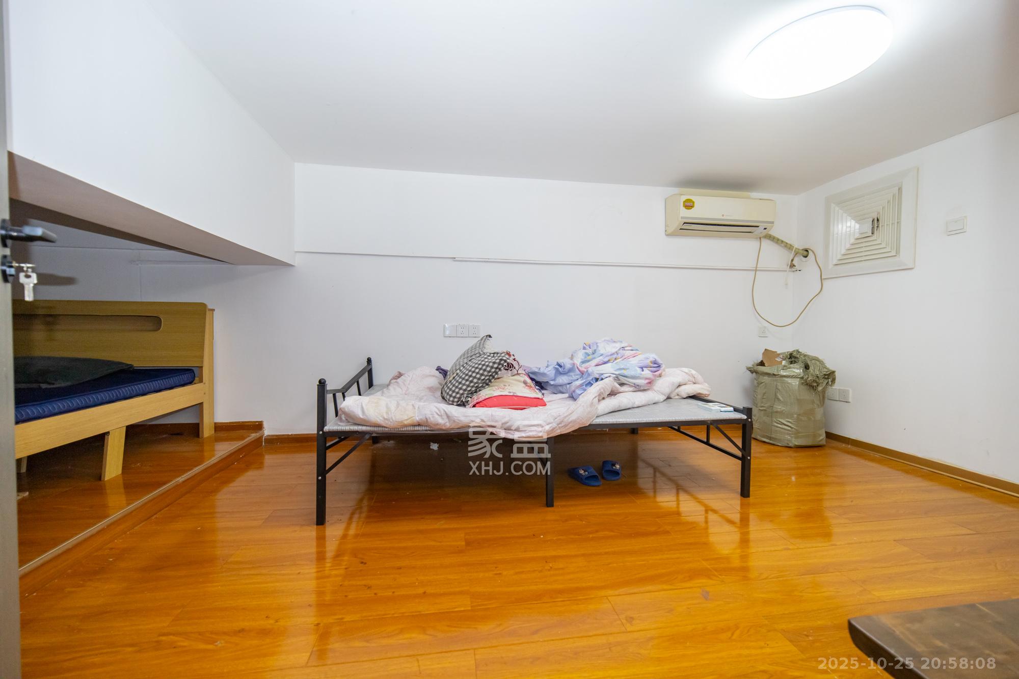 金科时代中心  1室1厅1卫    22.8万卧室