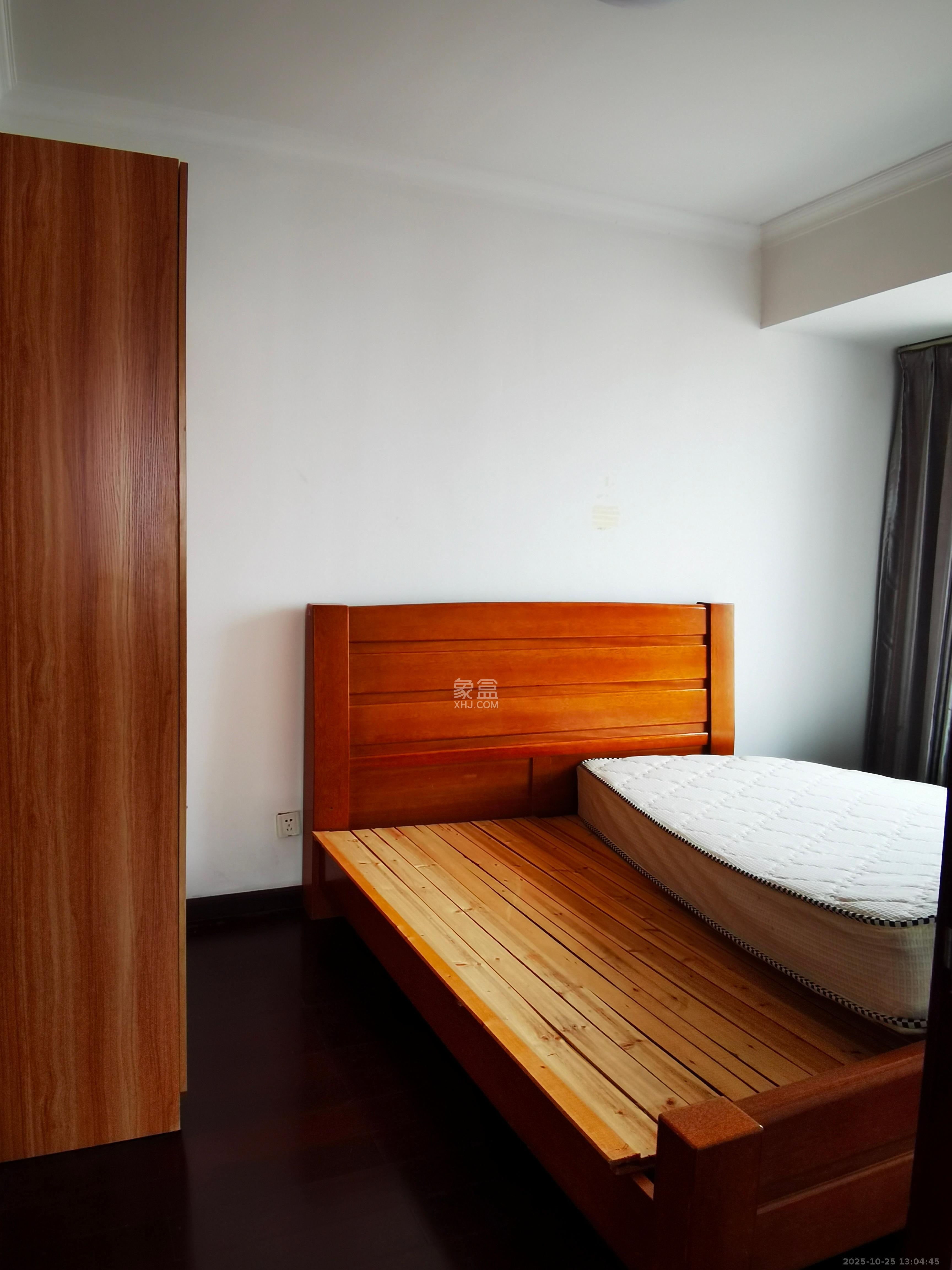 中海国际一期  4室2厅2卫    2500.0元/月室内图