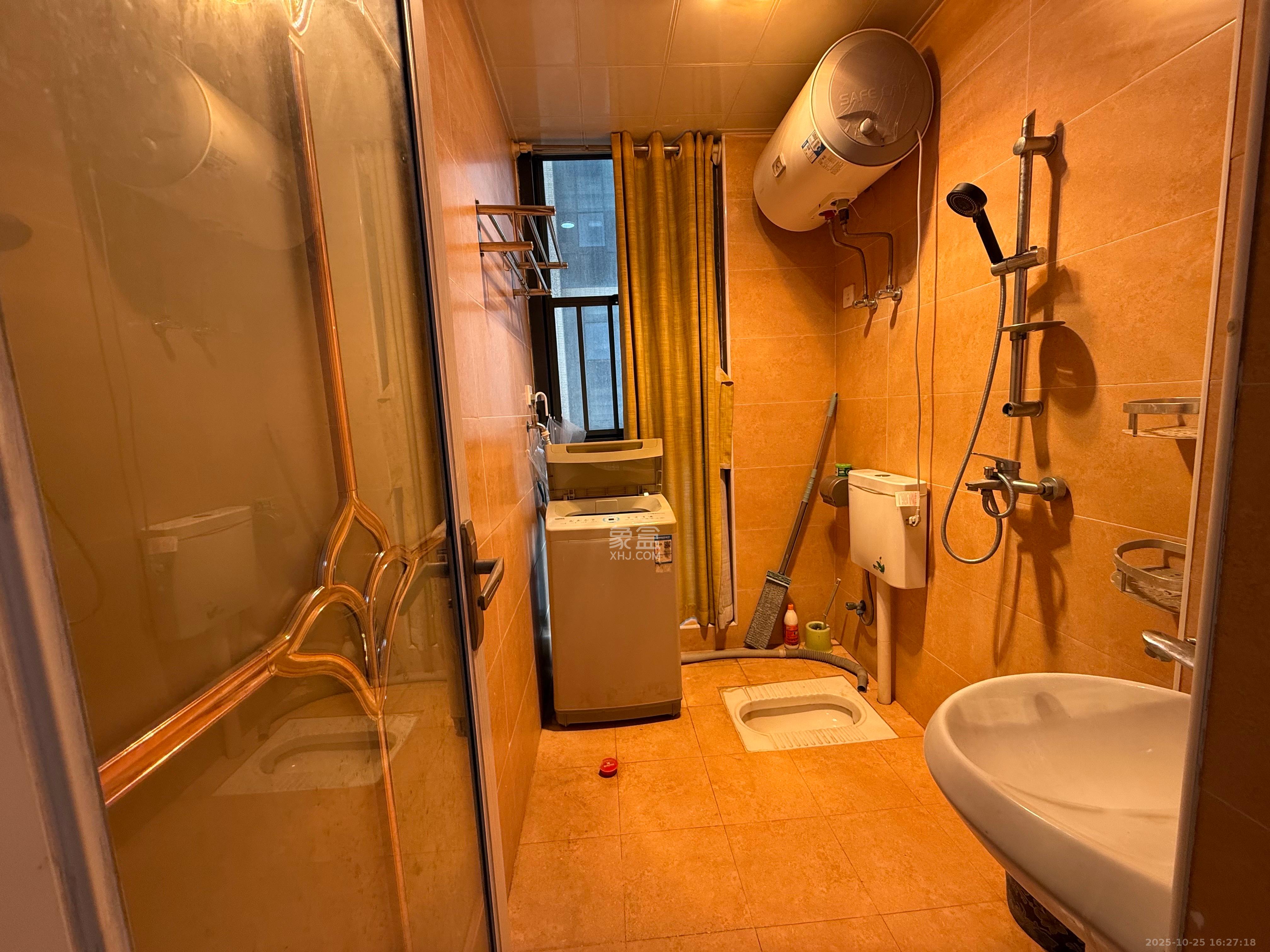 新世界广场 1室1厅1卫 1300.0元/月 新世界广场 1室1厅1卫 1300.0元/月室内图