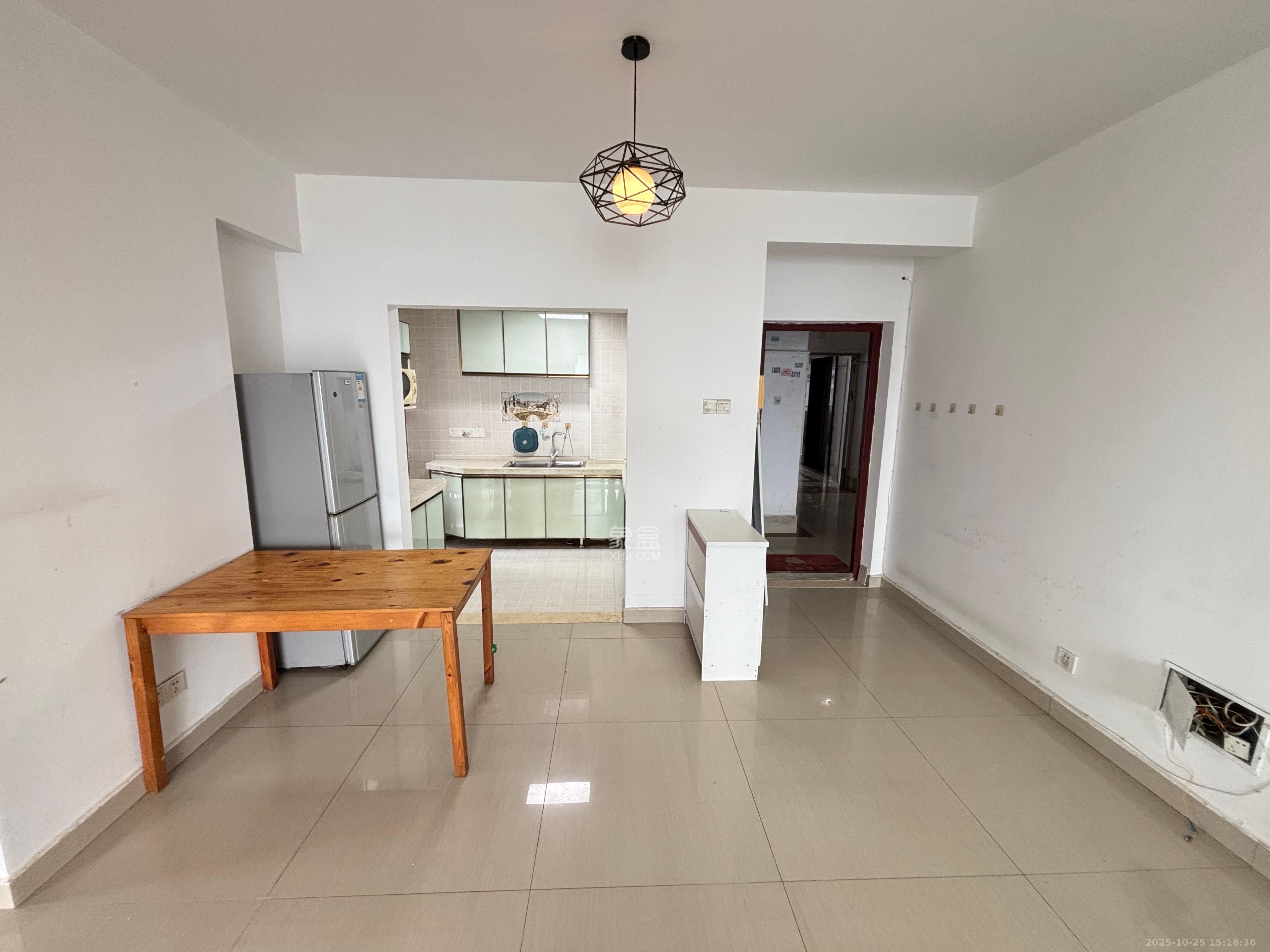 钱隆樽品(一、二、三期)  2室1厅1卫    2000.0元/月室内图