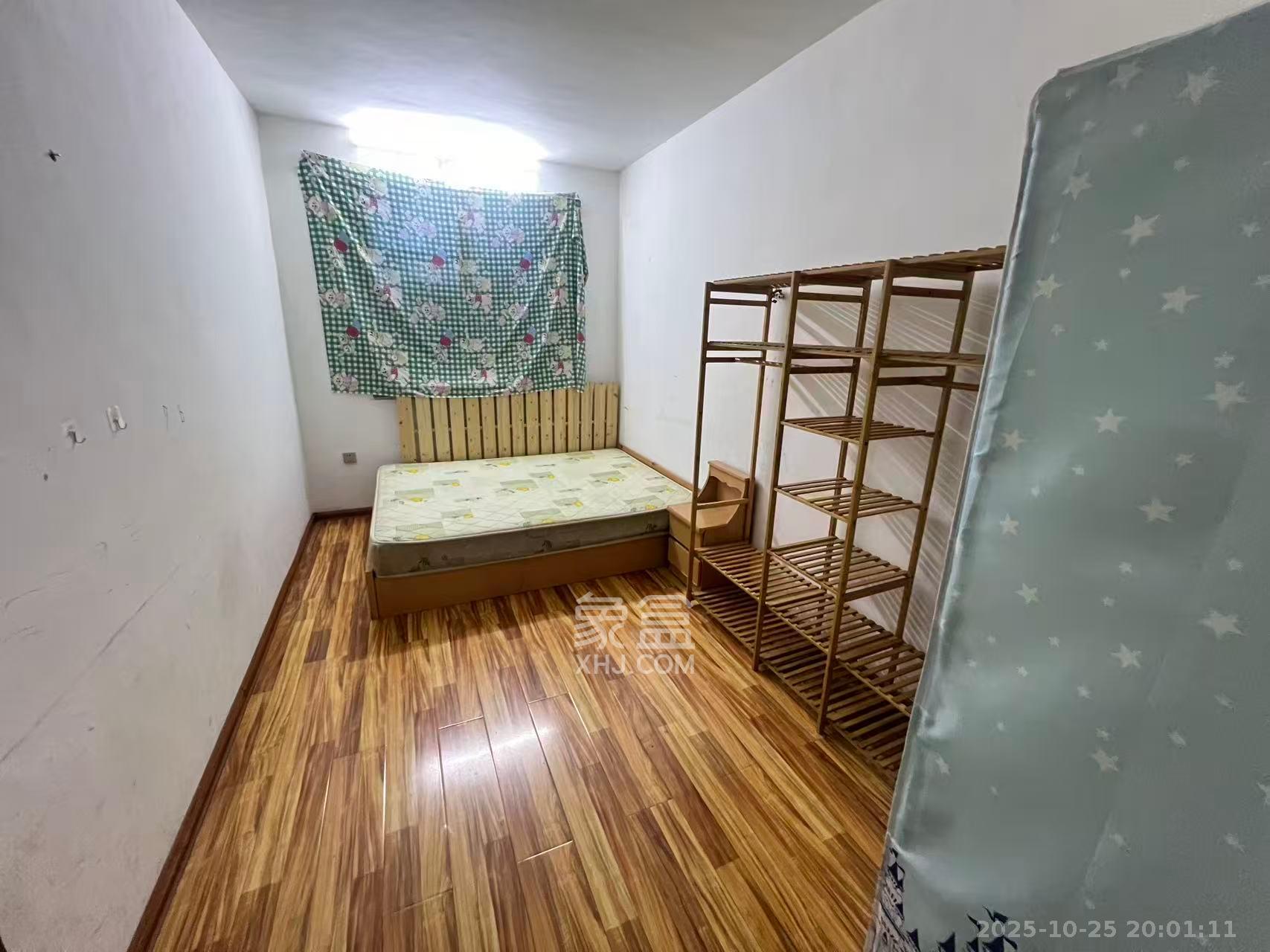 解放四村石子冲  2室1厅1卫    1400.0元/月 解放四村石子冲  2室1厅1卫    1400.0元/月室内图