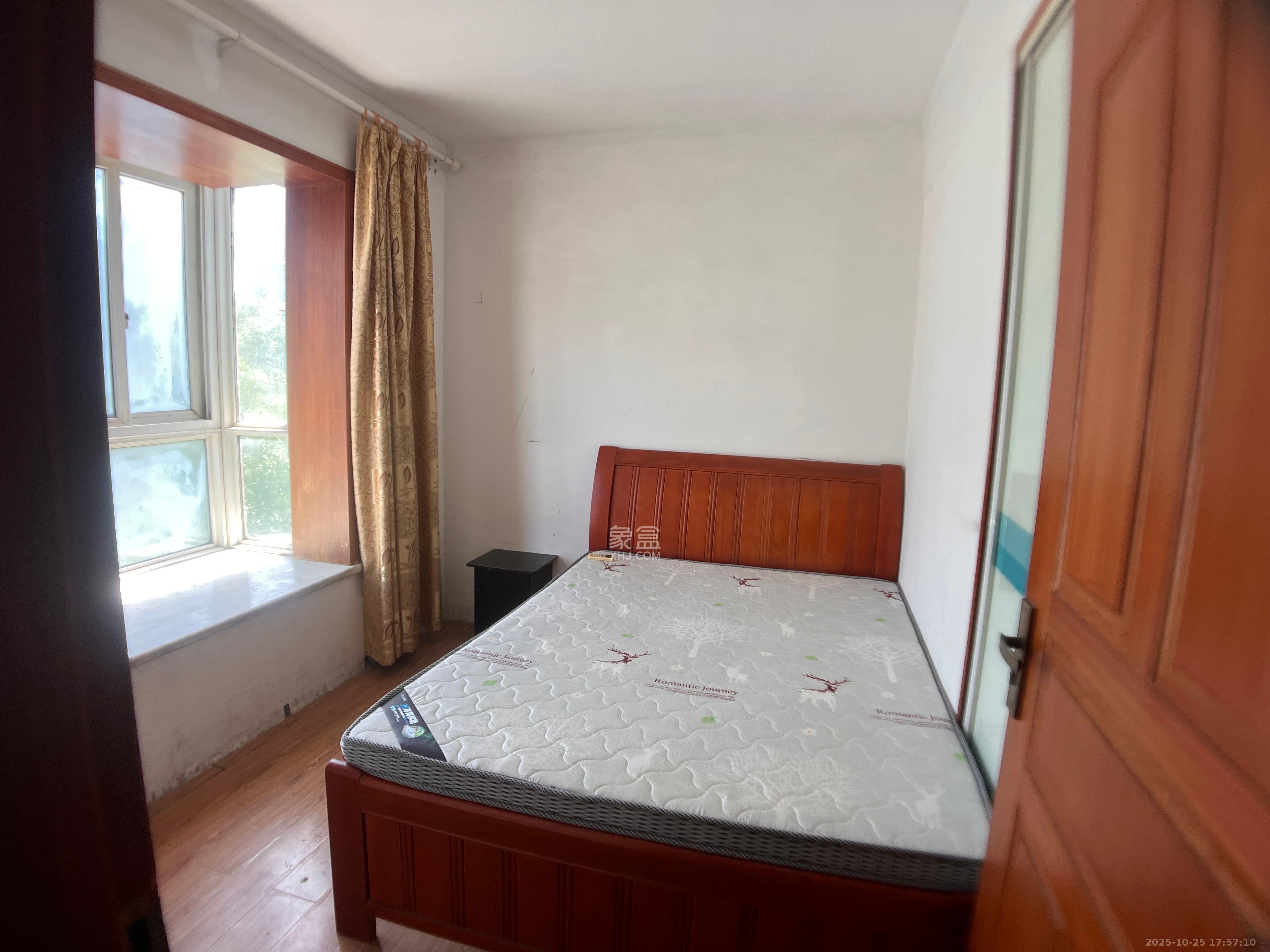 金麓西岸和苑  2室2厅1卫    1600.0元/月 金麓西岸和苑  2室2厅1卫    1600.0元/月室内图