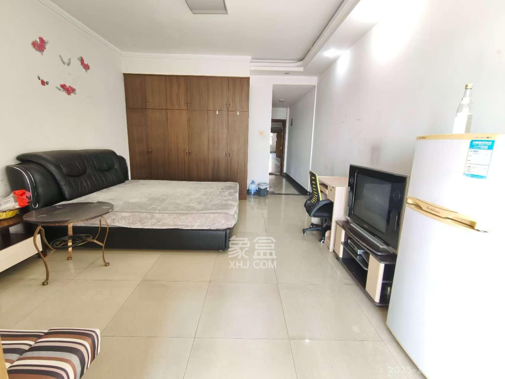 明城公寓  1室1厅1卫    800.0元/月室内图