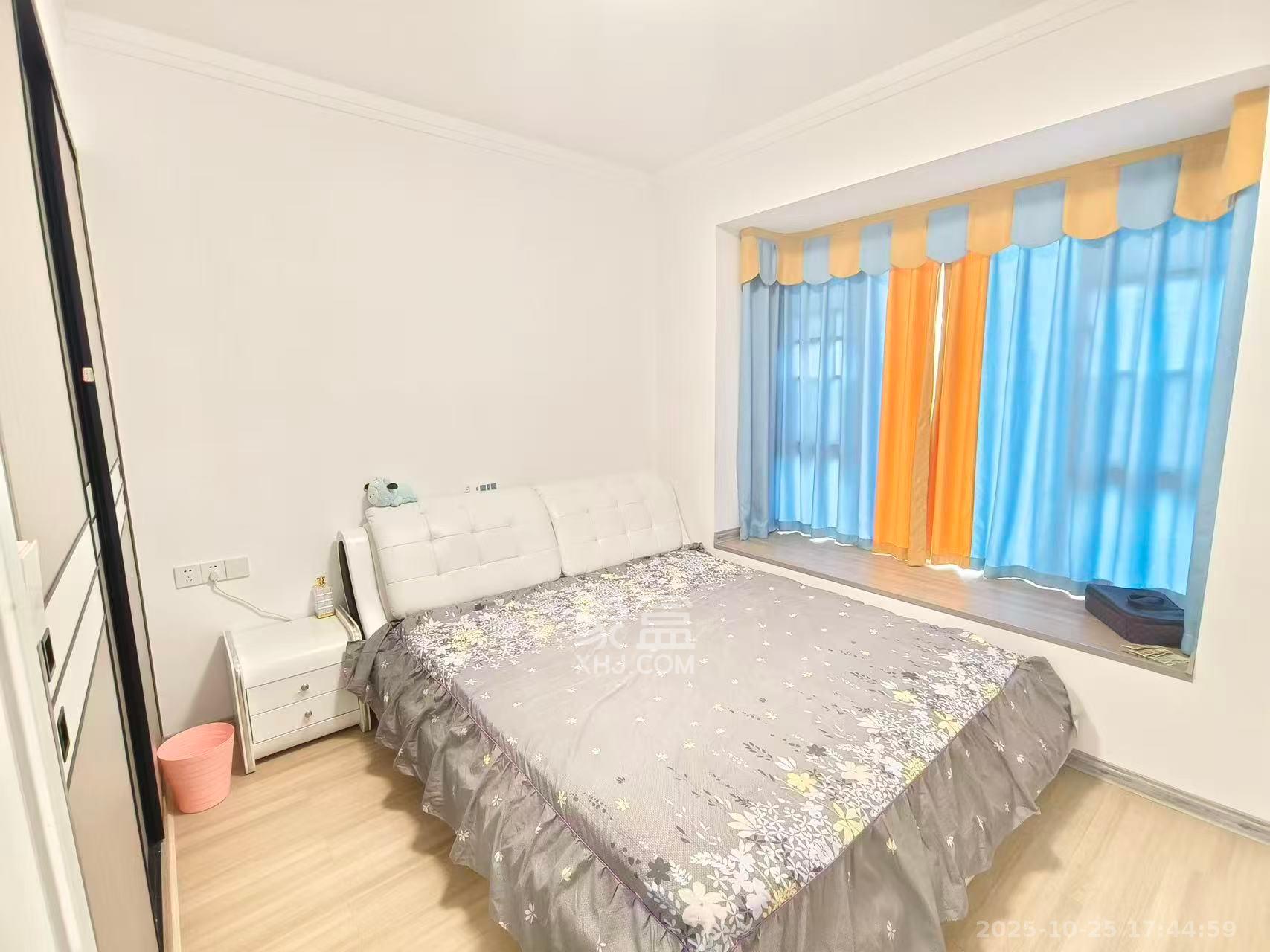 珠江东方明珠(新地东方明珠)三期  3室2厅1卫    2200.0元/月 珠江东方明珠(新地东方明珠)三期  3室2厅1卫    2200.0元/月室内图