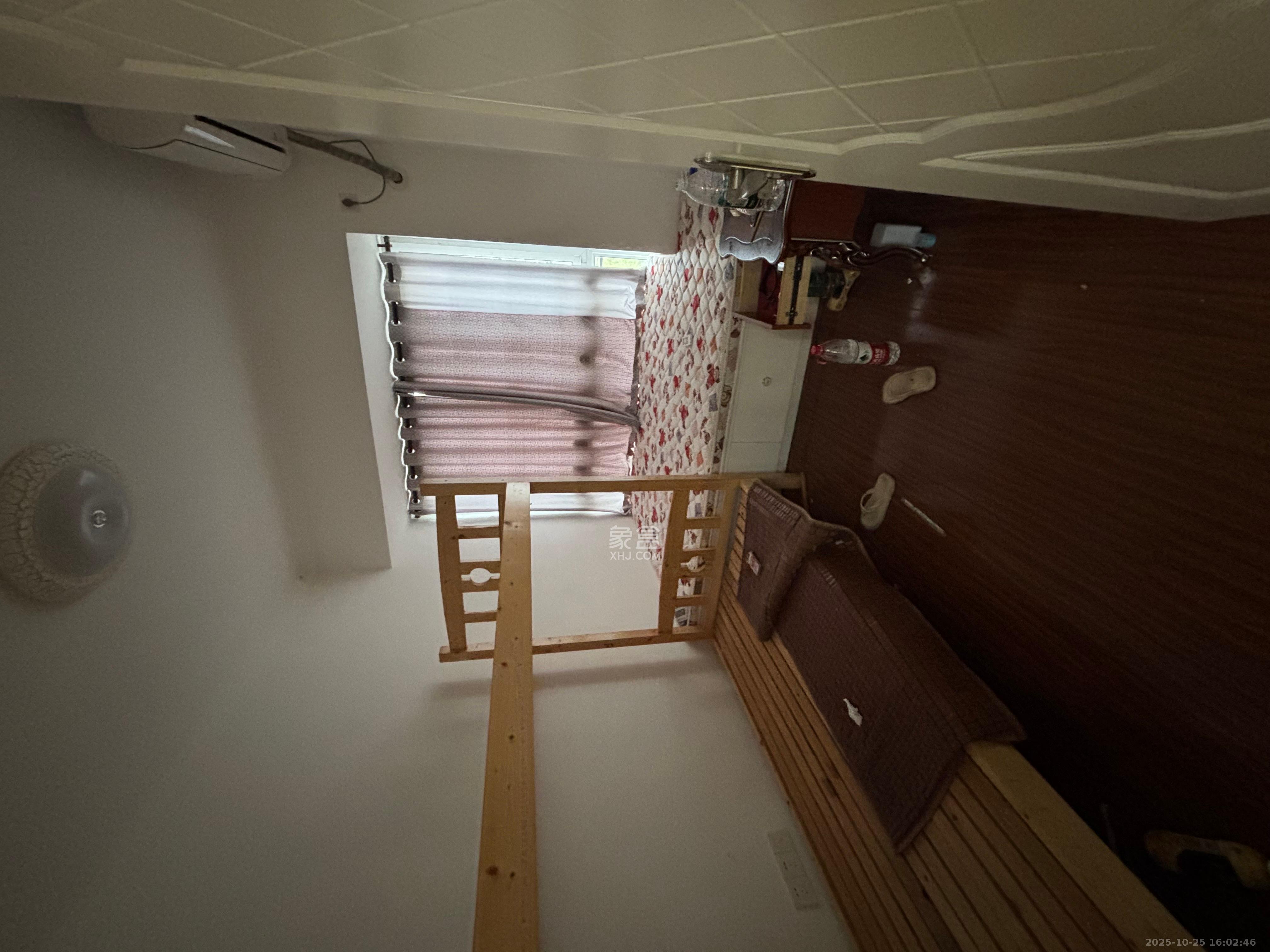 天麓尚层  3室2厅2卫    2400.0元/月室内图