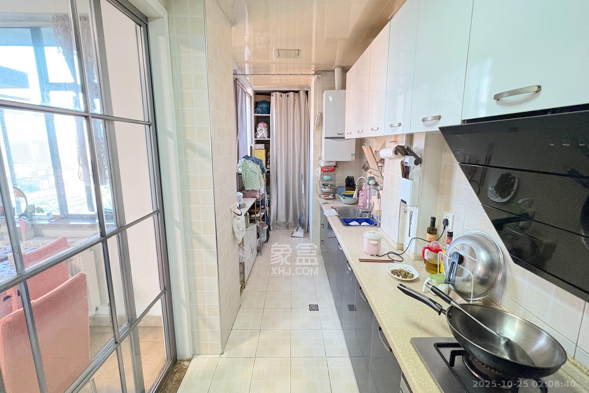 融圣国际  4室2厅2卫    225.0万 融圣国际  4室2厅2卫    225.0万厨房