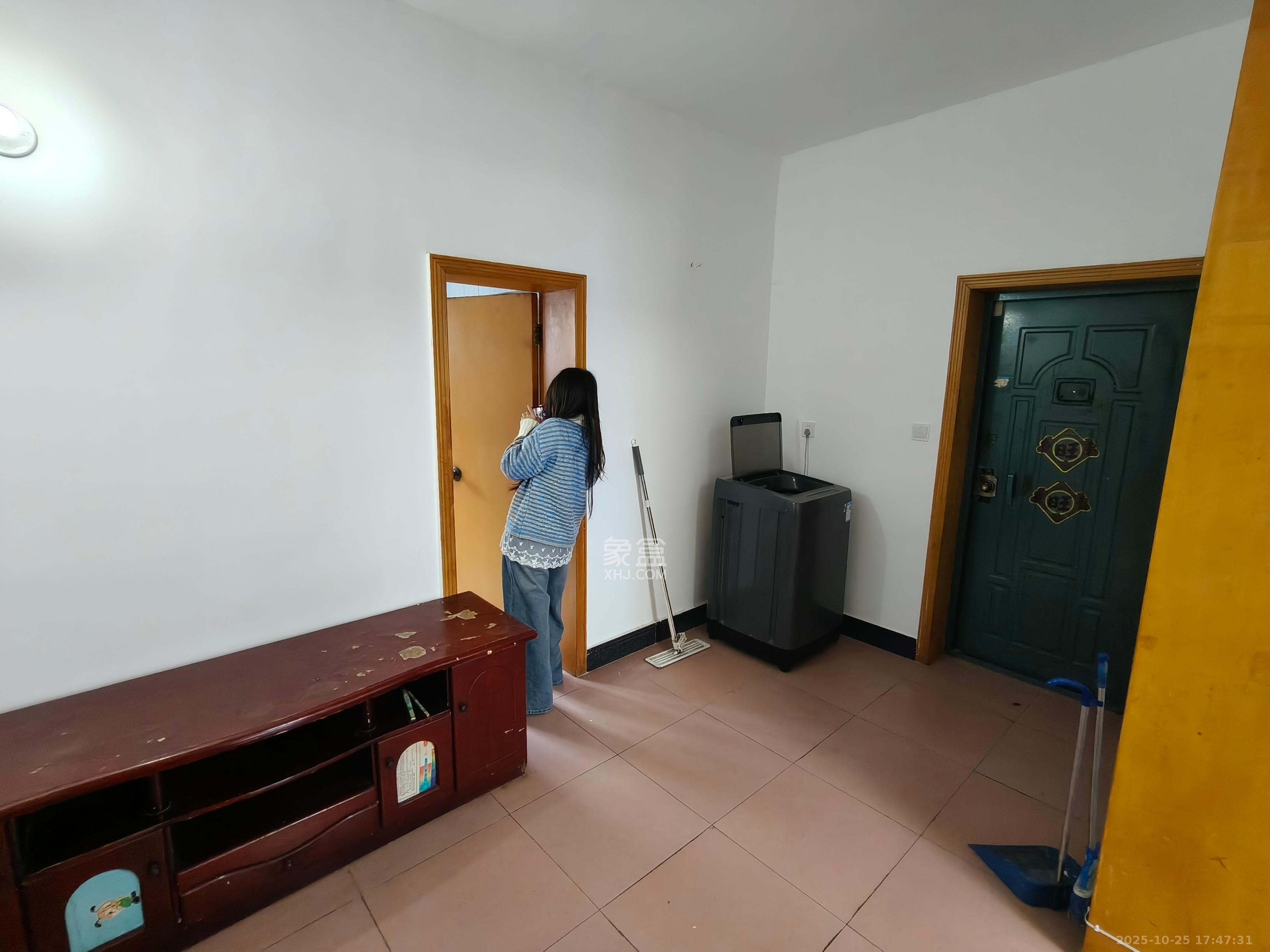 上麻园岭散盘  2室2厅1卫    1500.0元/月 上麻园岭散盘  2室2厅1卫    1500.0元/月室内图