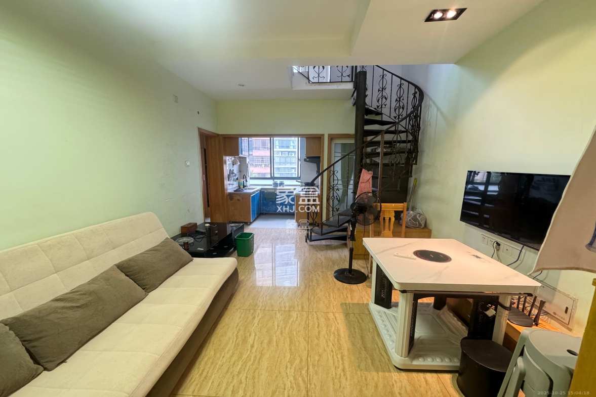 枫华府第 3室1厅2卫 1500.0元/月 枫华府第 3室1厅2卫 1500.0元/月室内图