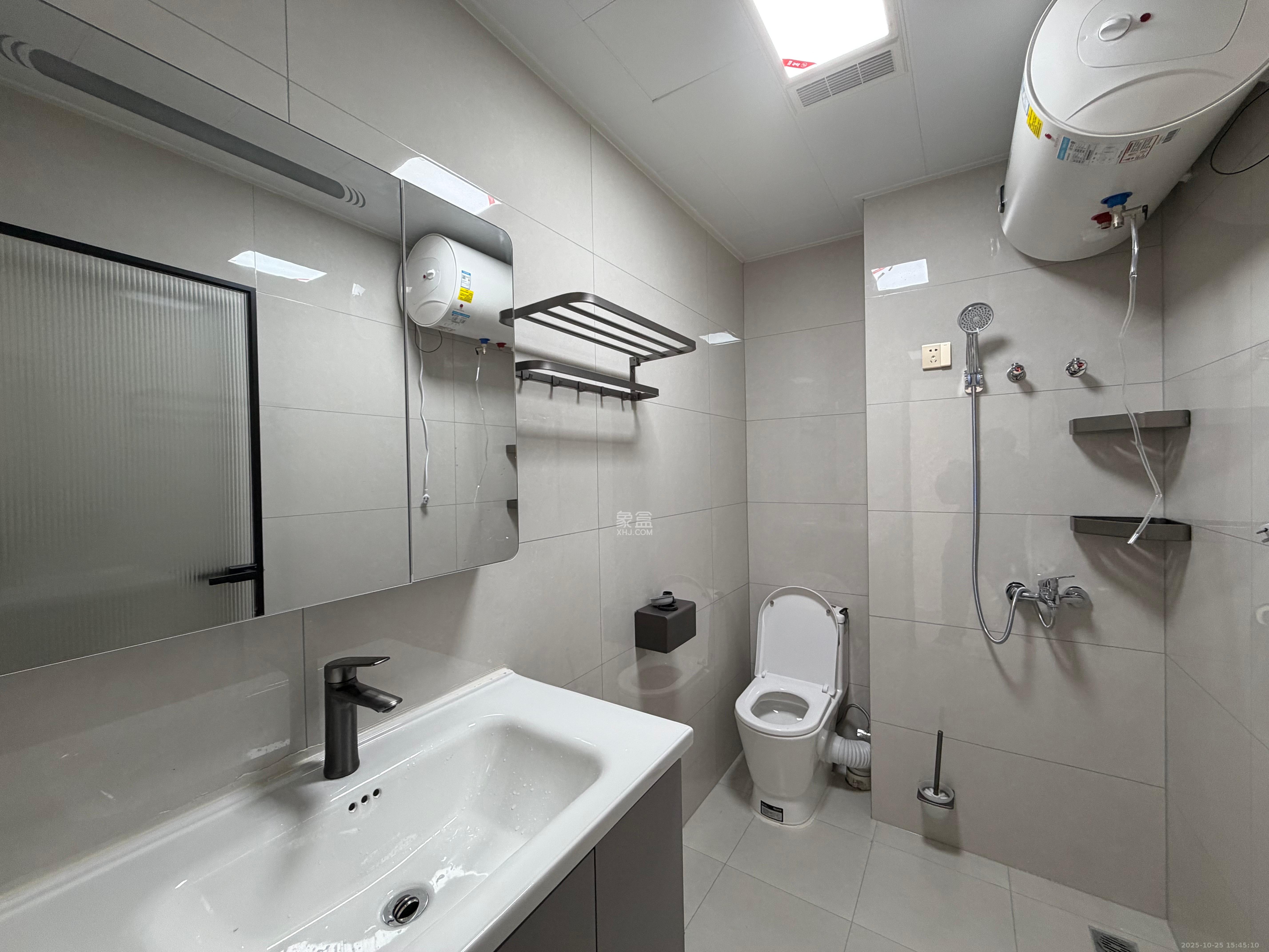 建发玖洲观澜 2室1厅1卫 2400.0元/月 建发玖洲观澜 2室1厅1卫 2400.0元/月室内图