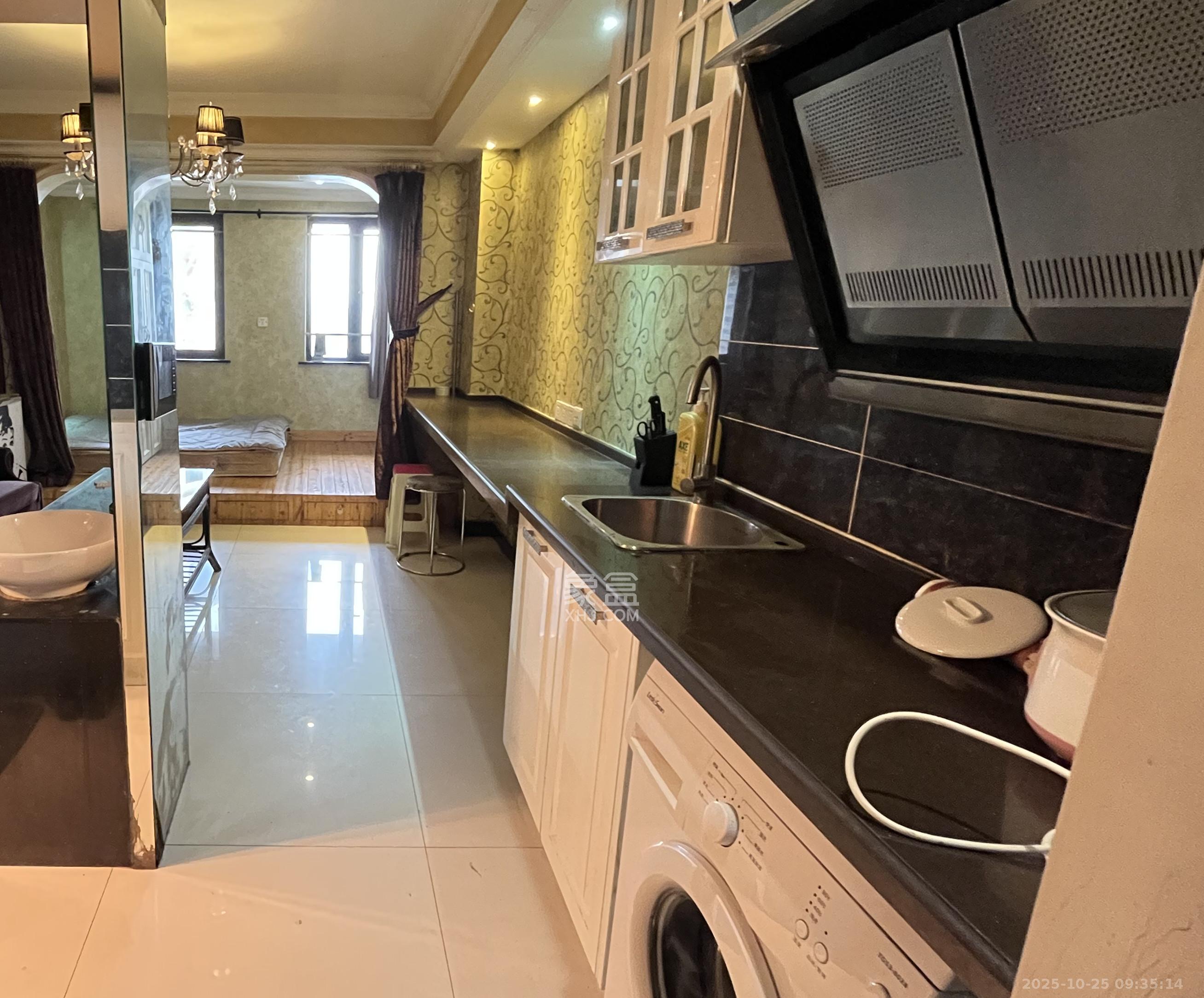 铂宫  1室1厅1卫    1600.0元/月 铂宫  1室1厅1卫    1600.0元/月