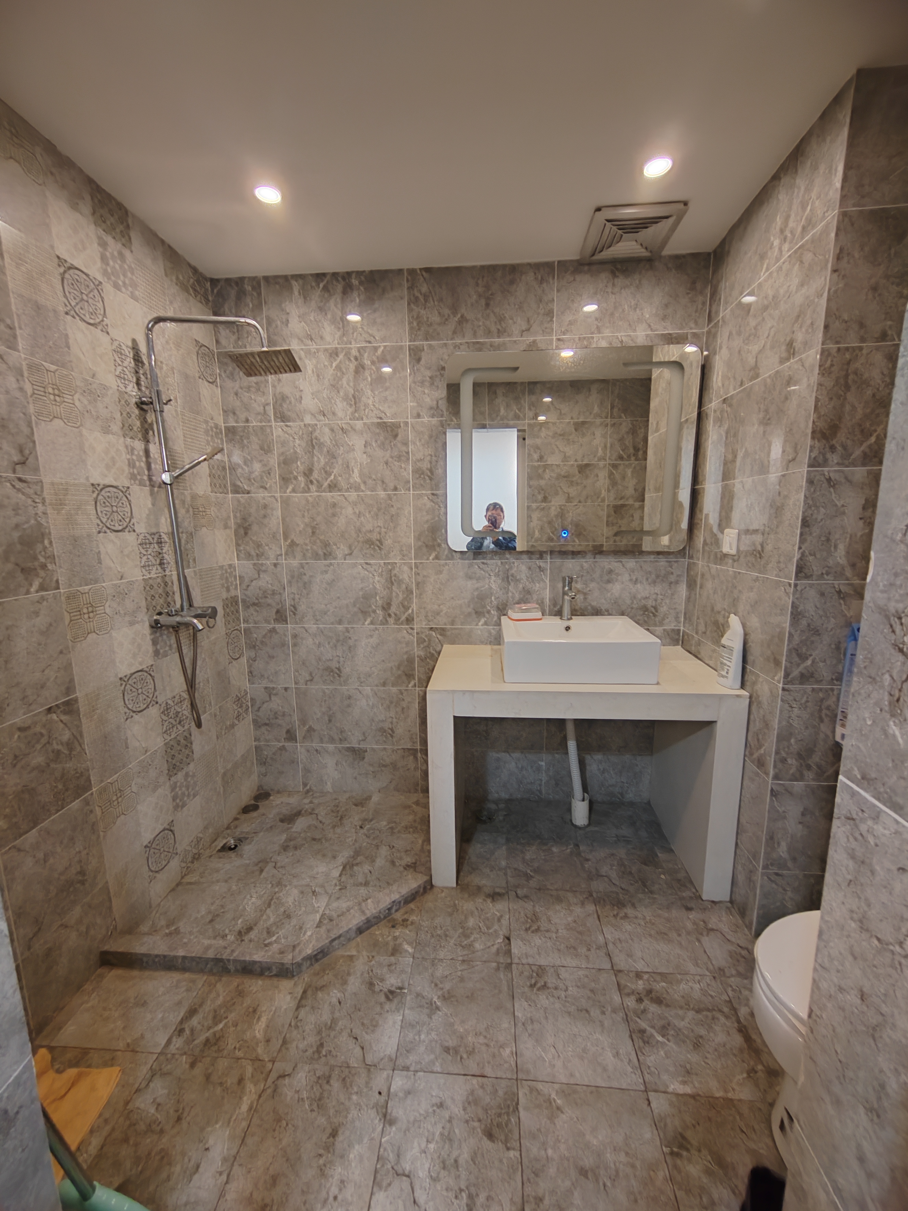 锦地翰城二期  1室1厅1卫    80.0万客厅