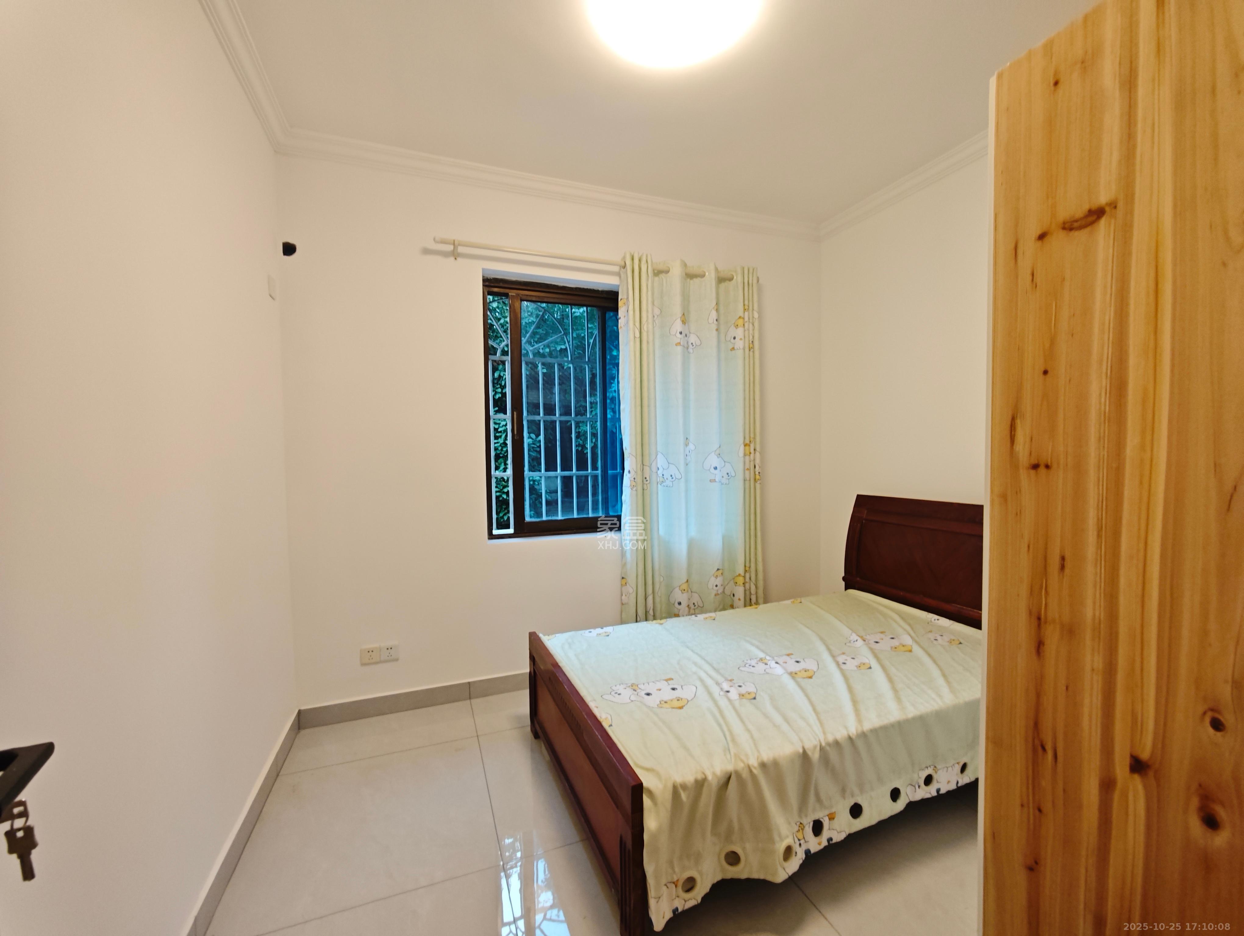 省粮食局宿舍北院  4室2厅1卫    1500.0元/月室内图