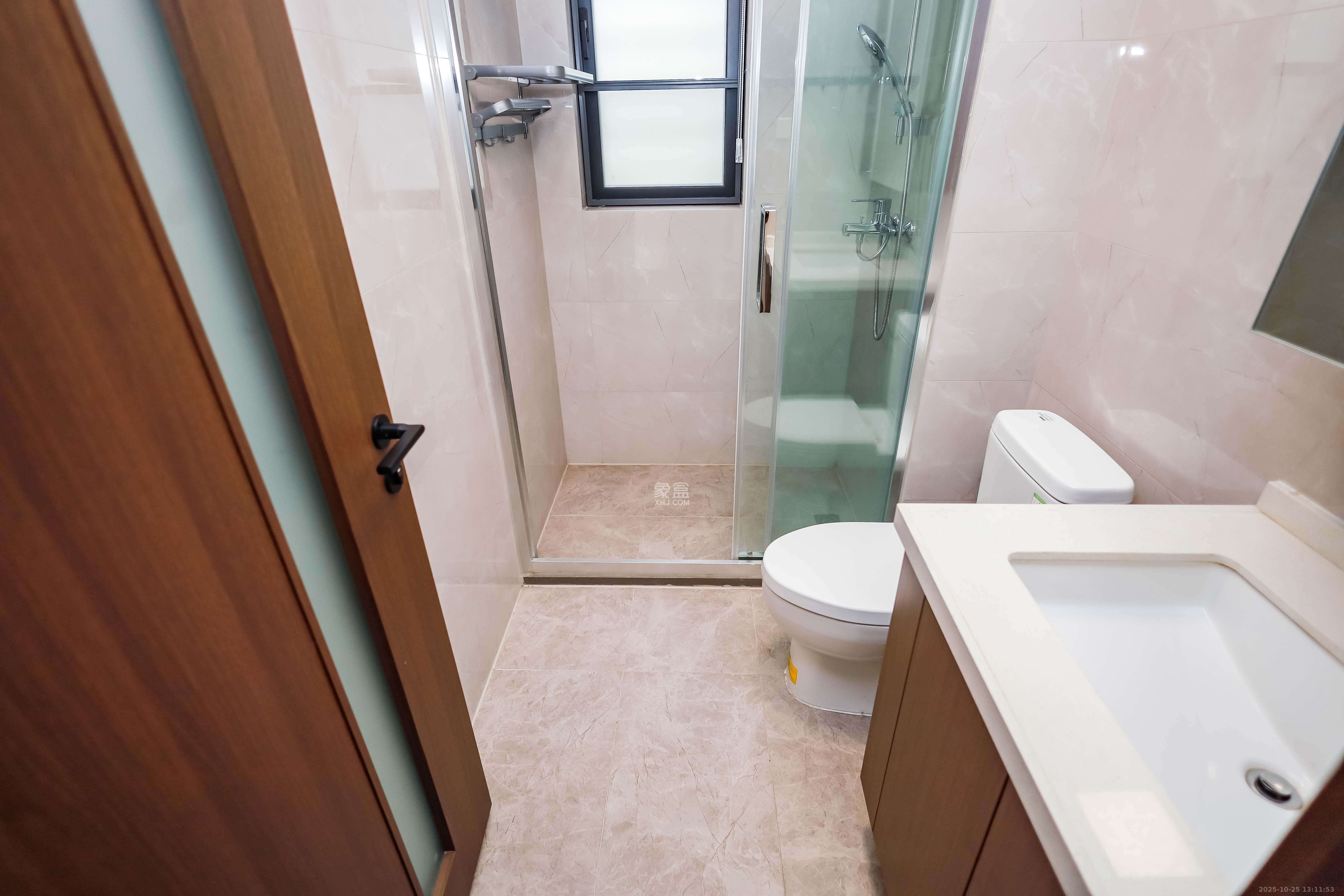 招商雍山湖 4室2厅2卫 238.0万 招商雍山湖 4室2厅2卫 238.0万卫生间