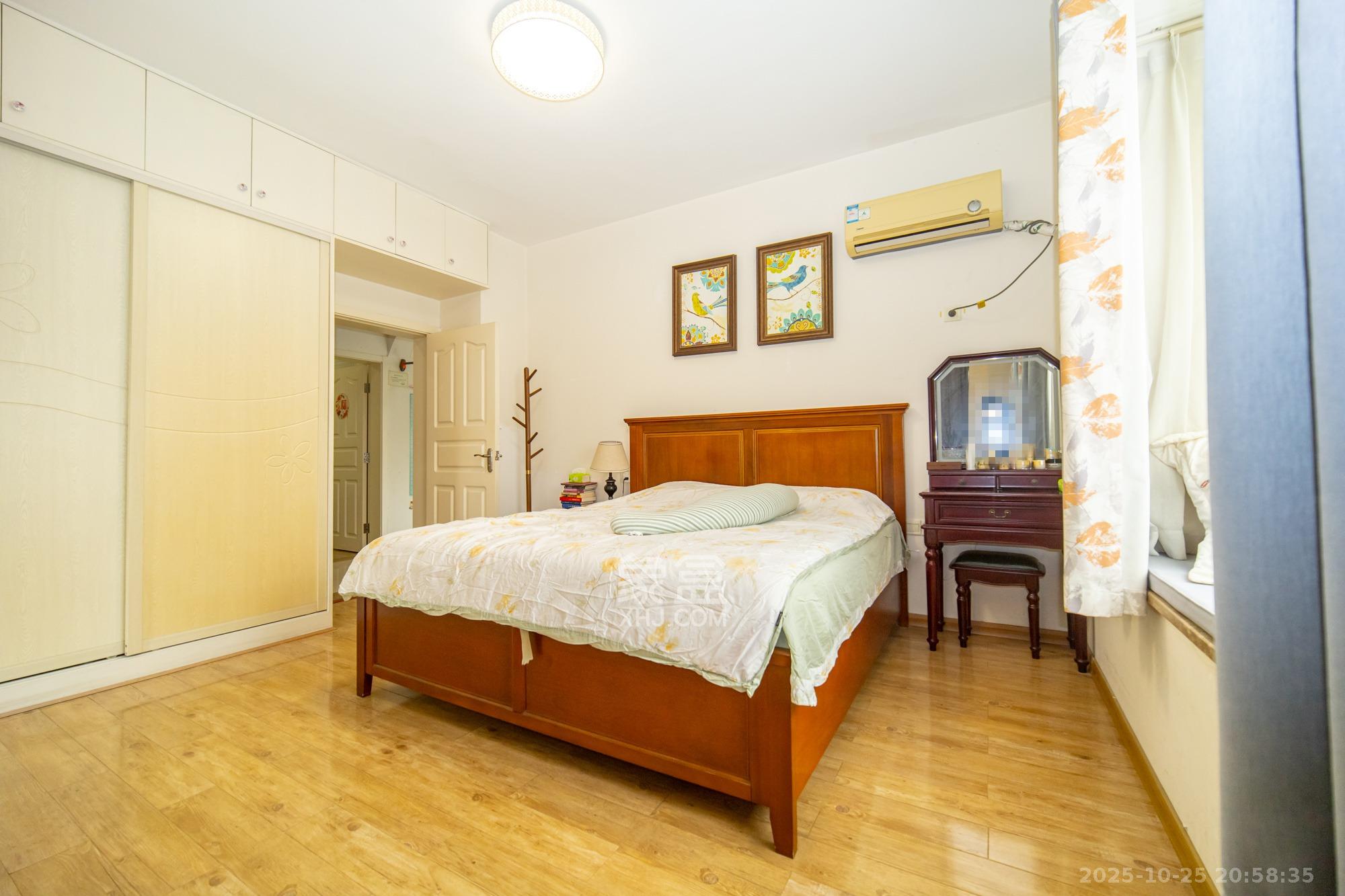 楚天馨苑  3室2厅2卫    63.08万卧室