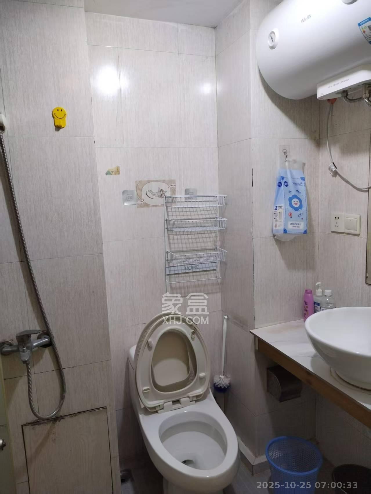 七彩丽都 1室1厅1卫 1500.0元/月 七彩丽都 1室1厅1卫 1500.0元/月室内图