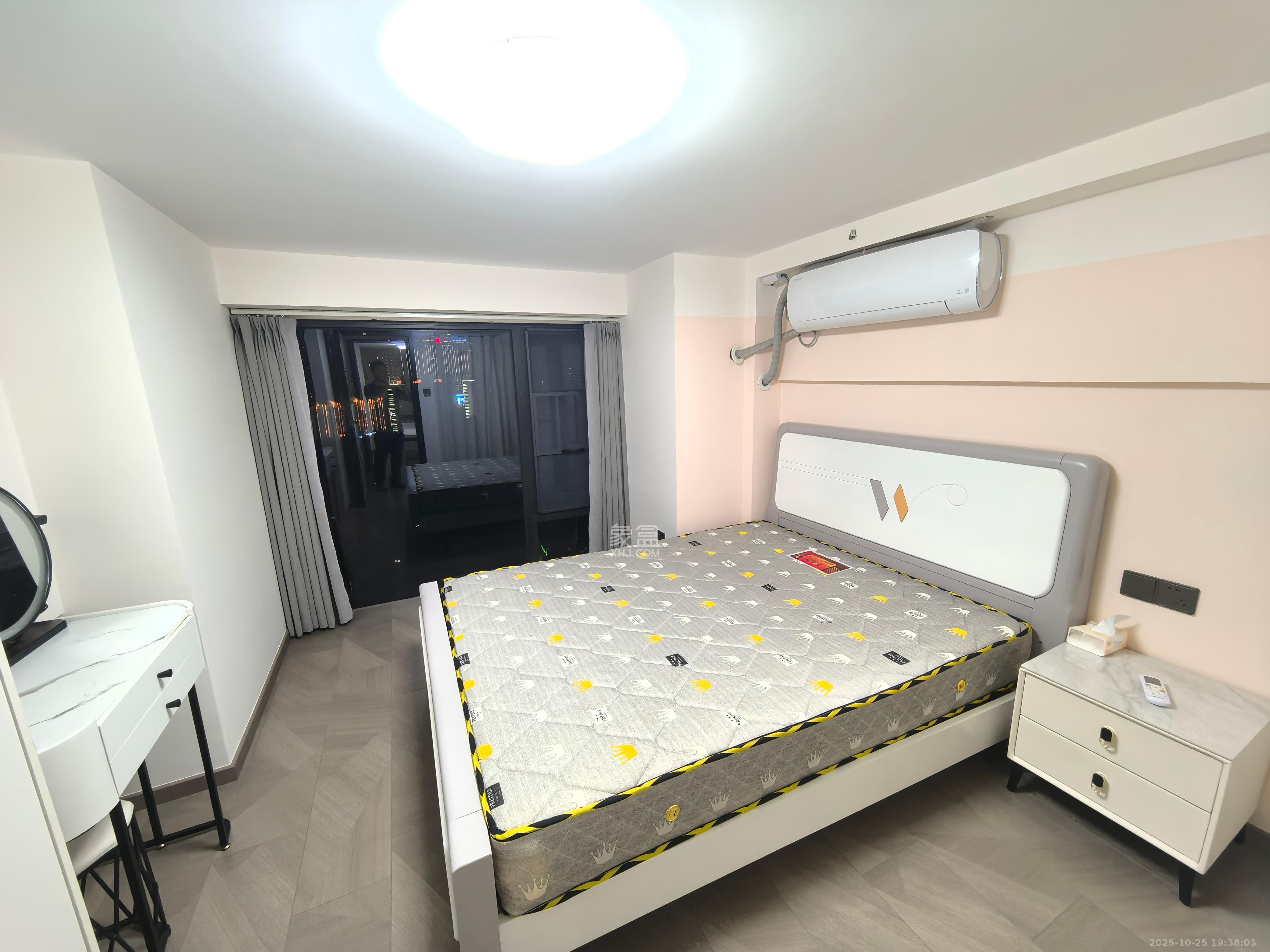 越秀悦湖台  2室1厅1卫    2500.0元/月室内图