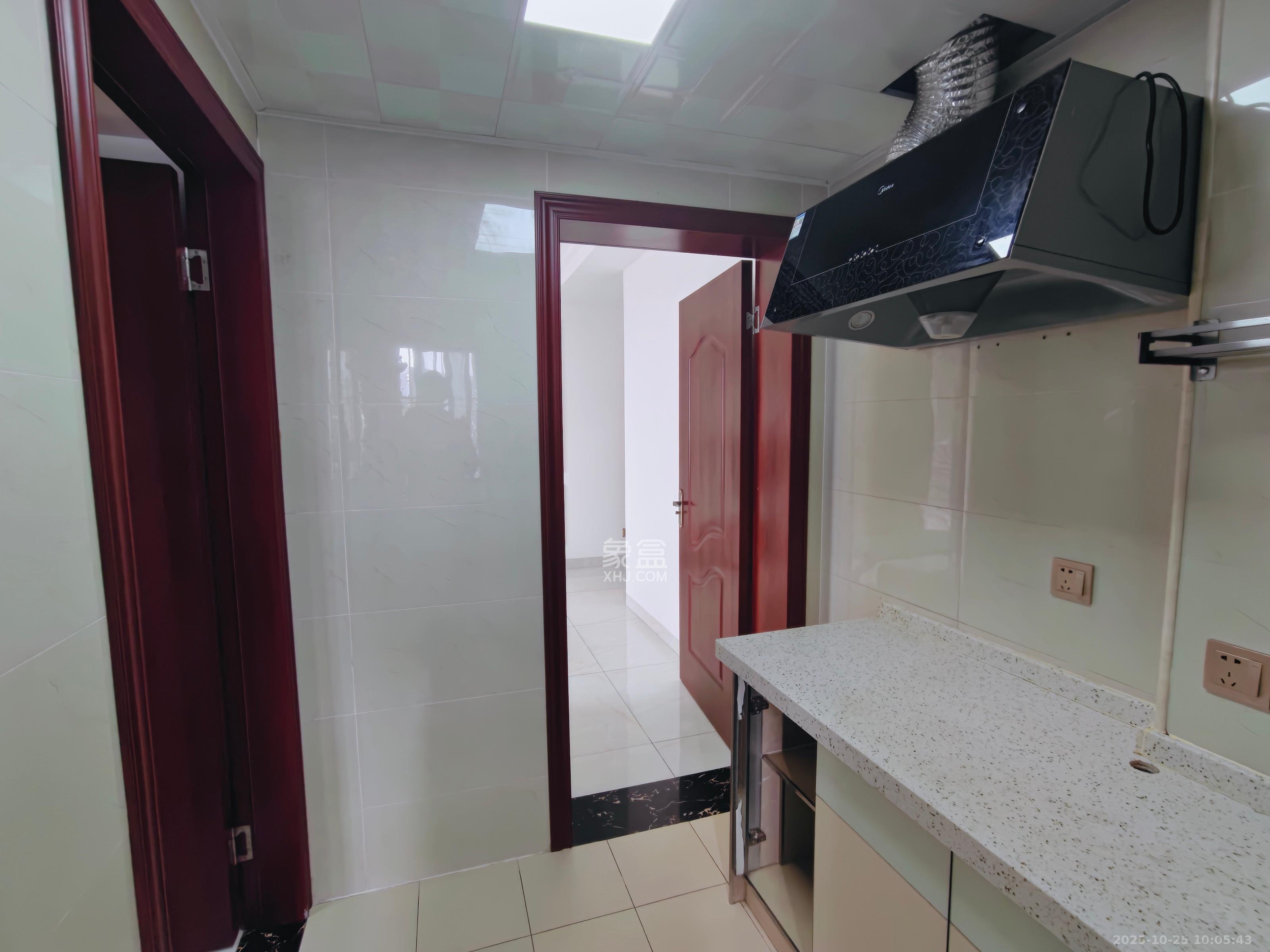 辉宏橄榄城  1室1厅1卫    1200.0元/月 辉宏橄榄城  1室1厅1卫    1200.0元/月室内图