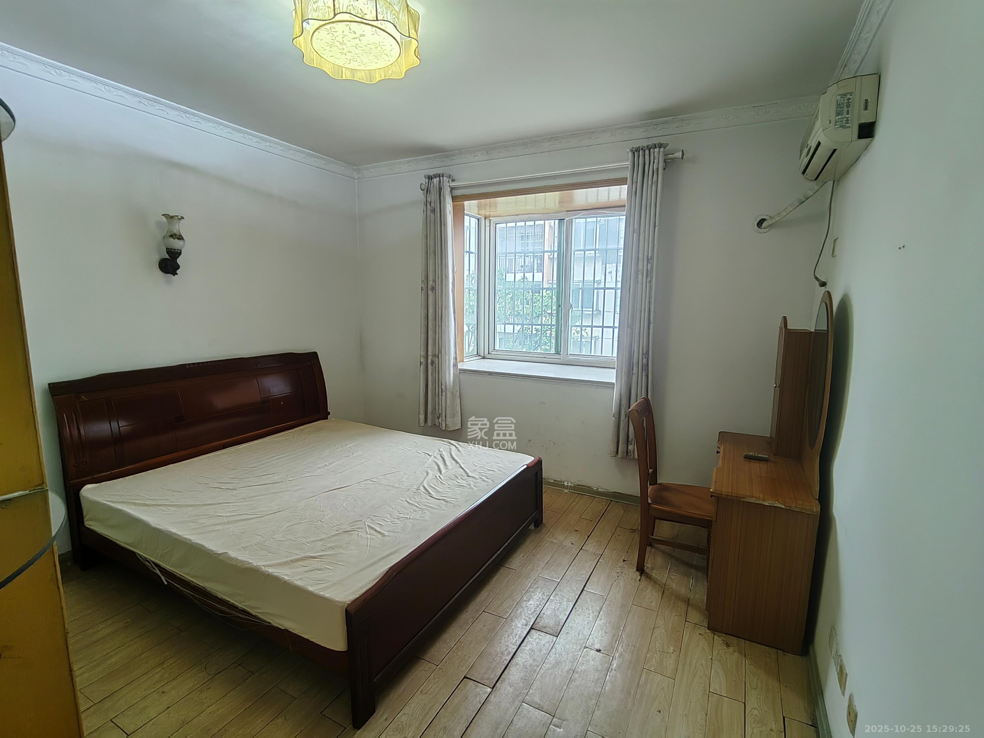 创业乐园  3室2厅2卫    1400.0元/月室内图