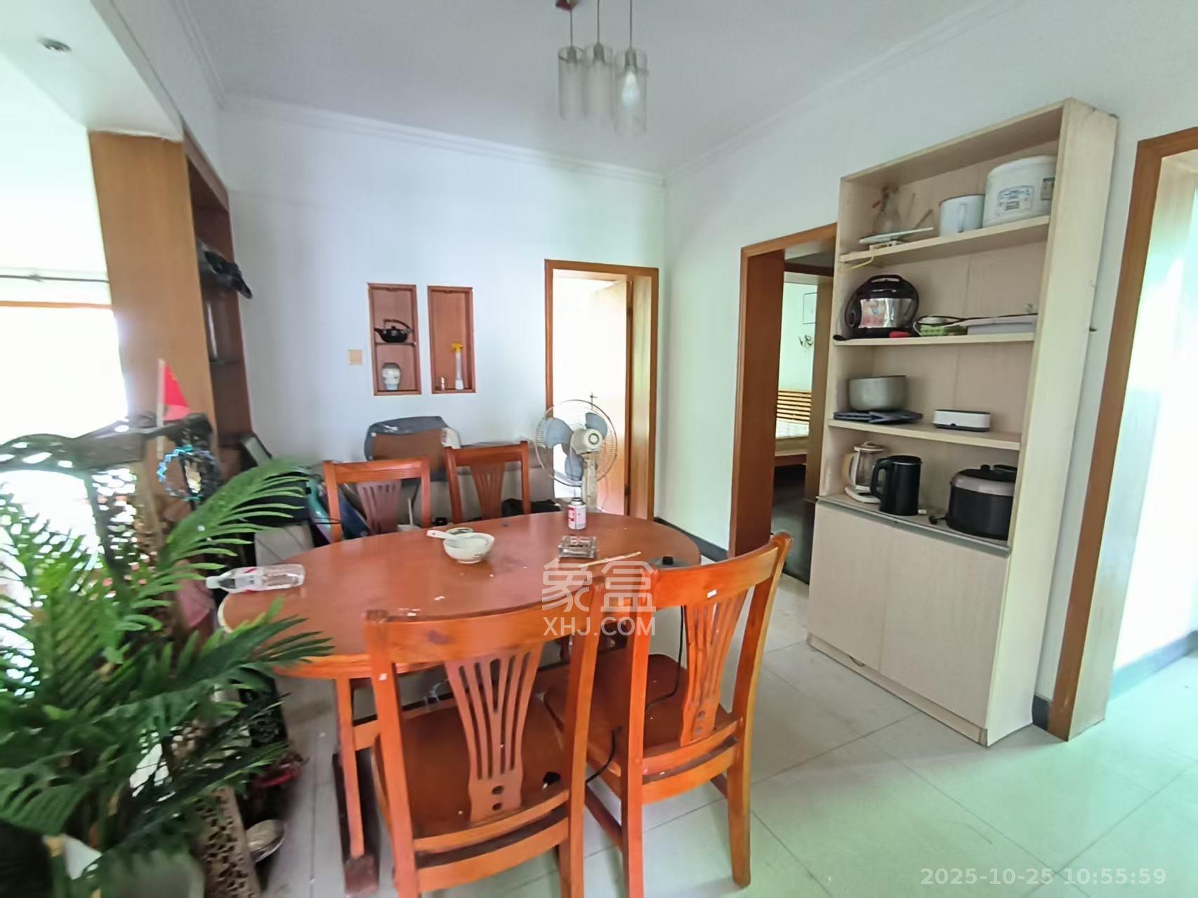 咸嘉新村嘉旺苑  3室2厅2卫    1900.0元/月 咸嘉新村嘉旺苑  3室2厅2卫    1900.0元/月室内图