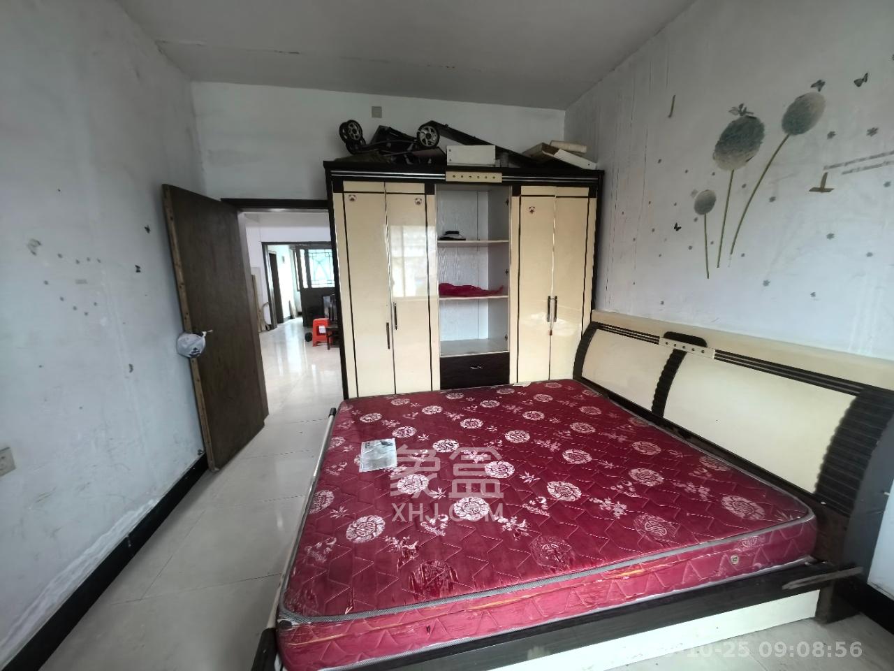 中南汽车世界  3室2厅1卫    1300.0元/月室内图