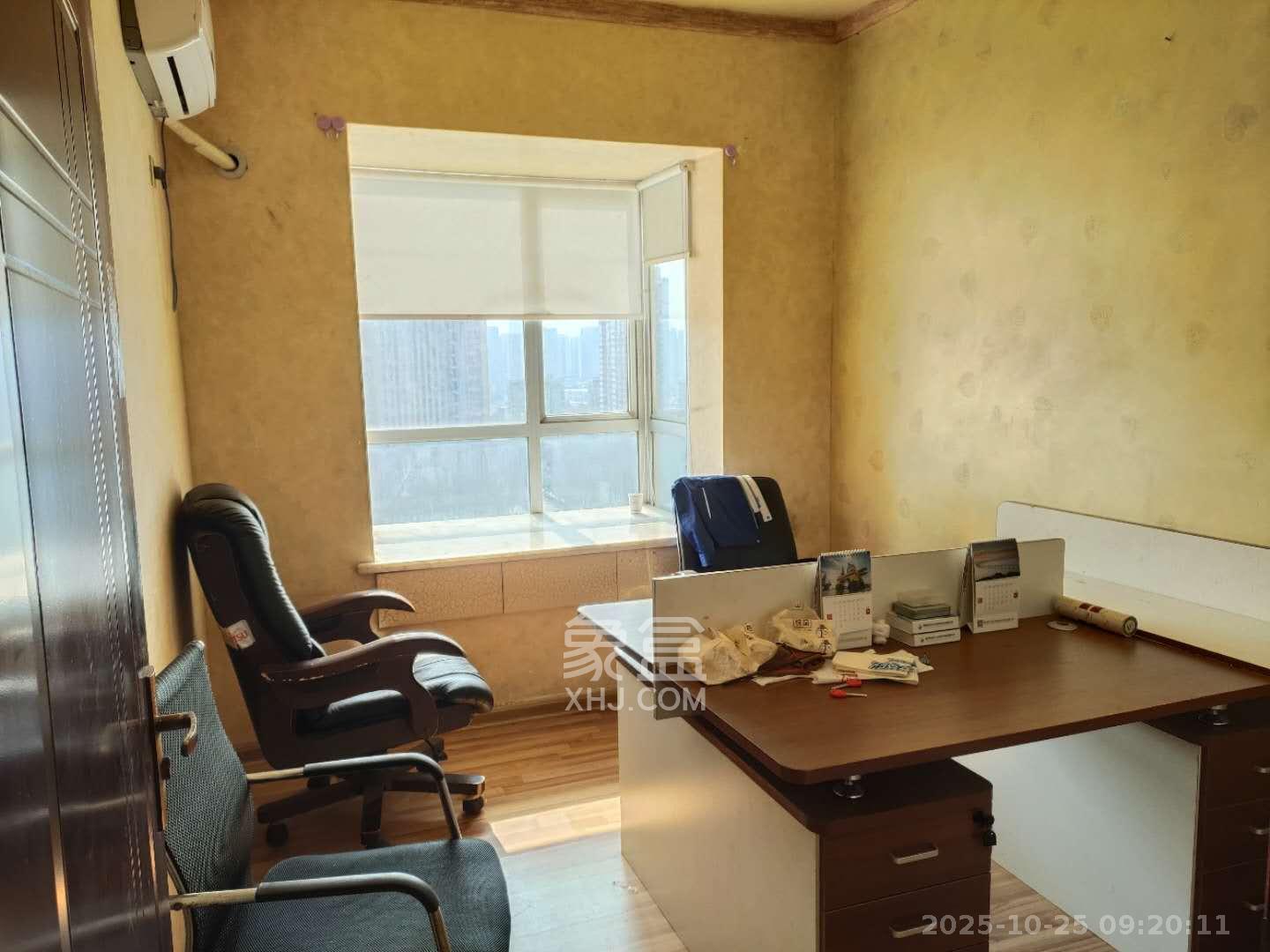 左岸右岸 3室2厅2卫 3200.0元/月 左岸右岸 3室2厅2卫 3200.0元/月室内图