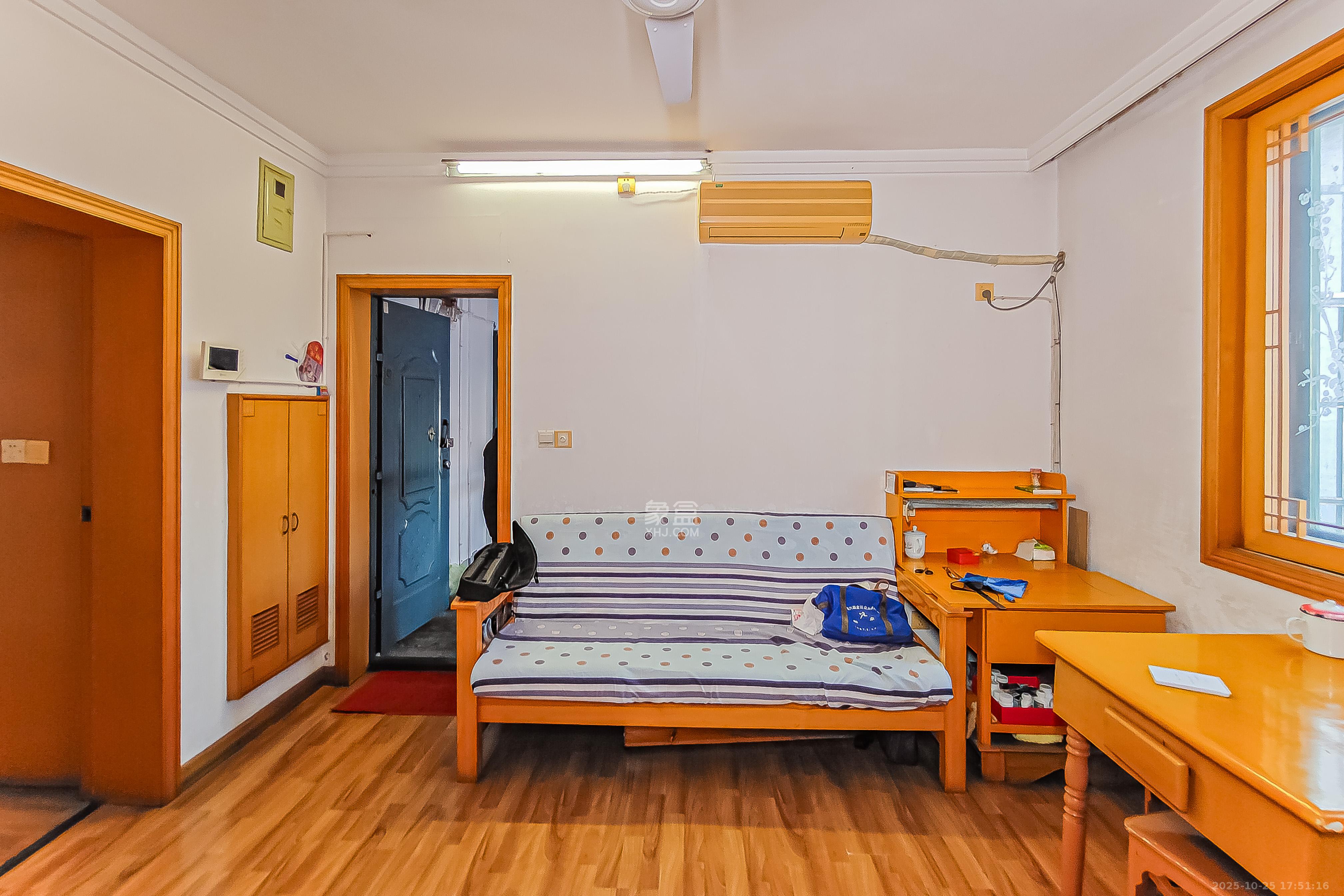 冶金厅宿舍（书院路）  3室1厅1卫    58.0万客厅