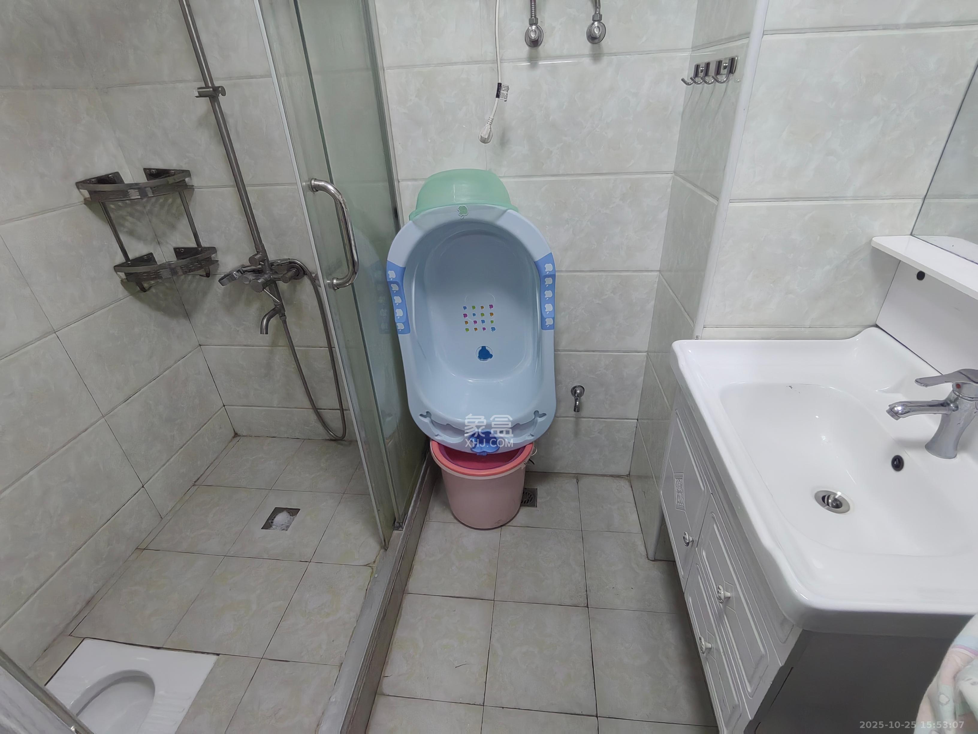 世纪桃花苑  1室1厅1卫    1300.0元/月 世纪桃花苑  1室1厅1卫    1300.0元/月室内图