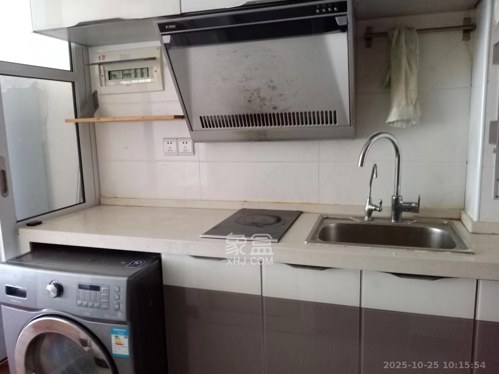 东怡外国（南湖一号)  1室1厅1卫    1700.0元/月室内图