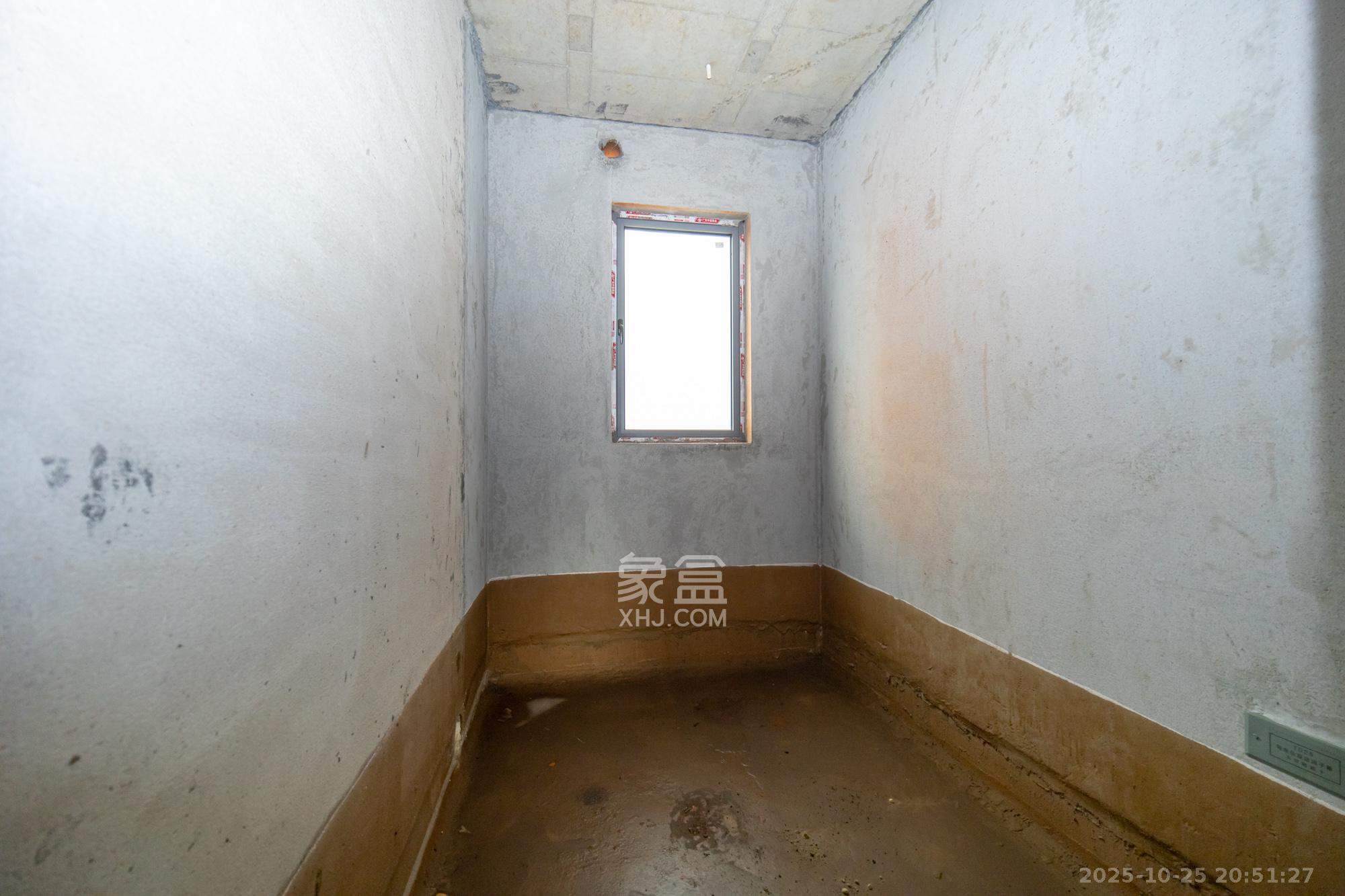 金色溪泉湾  4室2厅2卫    210.0万 金色溪泉湾  4室2厅2卫    210.0万卫生间