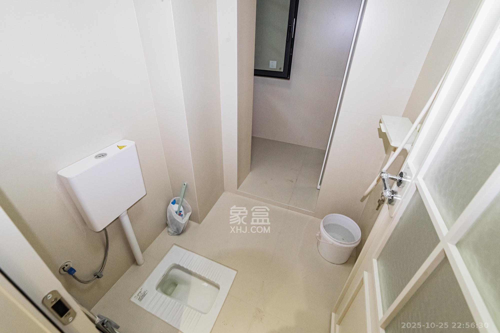 北辰三角洲C2区  3室2厅2卫    168.3万卫生间