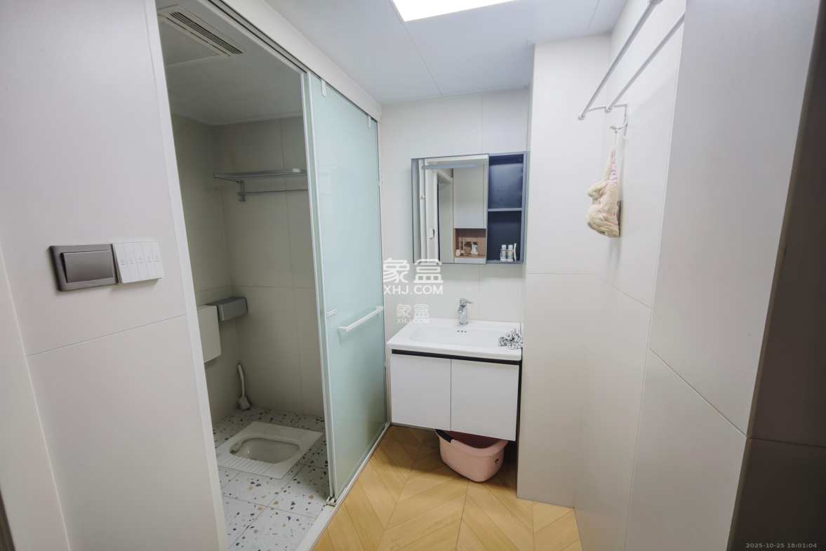 旭日嘉苑 2室2厅1卫 2700.0元/月 旭日嘉苑 2室2厅1卫 2700.0元/月室内图