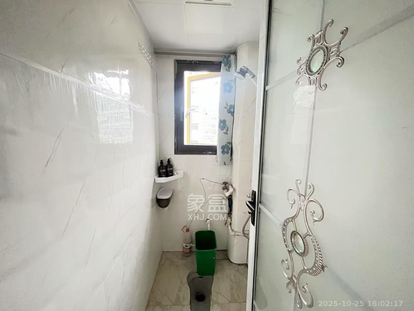 湖南警察学院白云路宿舍区  2室2厅1卫    1900.0元/月 湖南警察学院白云路宿舍区  2室2厅1卫    1900.0元/月室内图