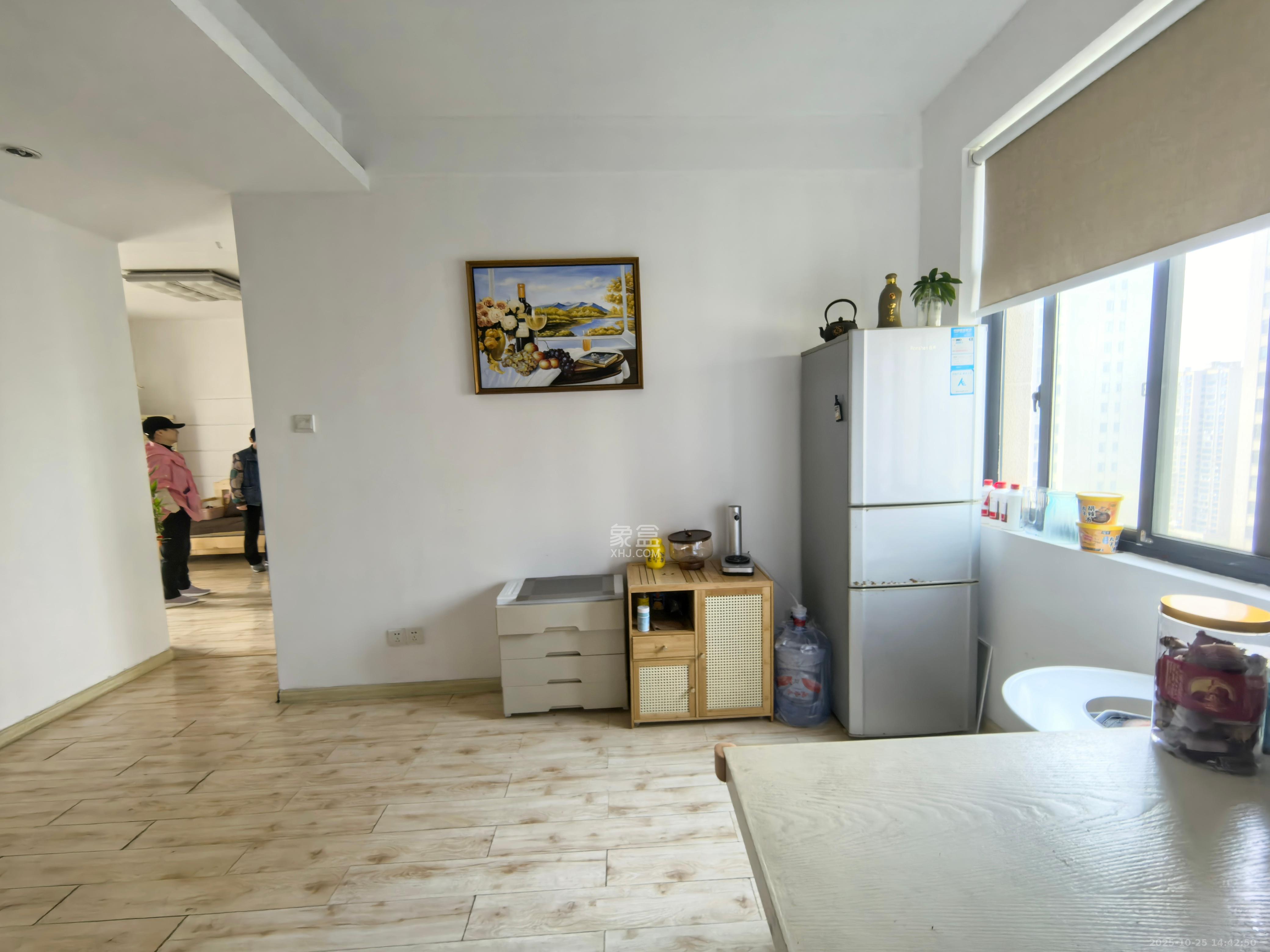 青园  3室2厅1卫    2500.0元/月