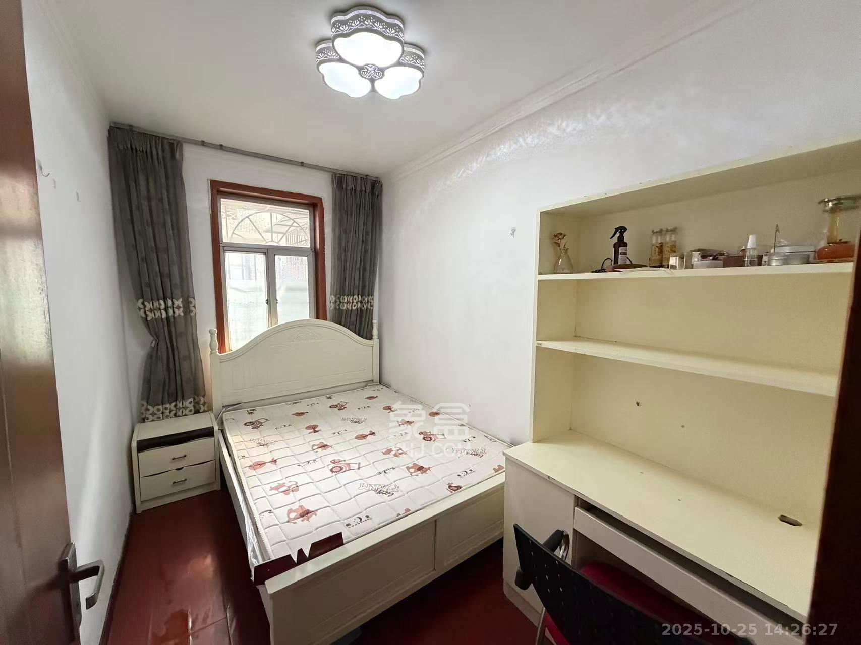 新运公寓  3室2厅1卫    2000.0元/月 新运公寓  3室2厅1卫    2000.0元/月室内图