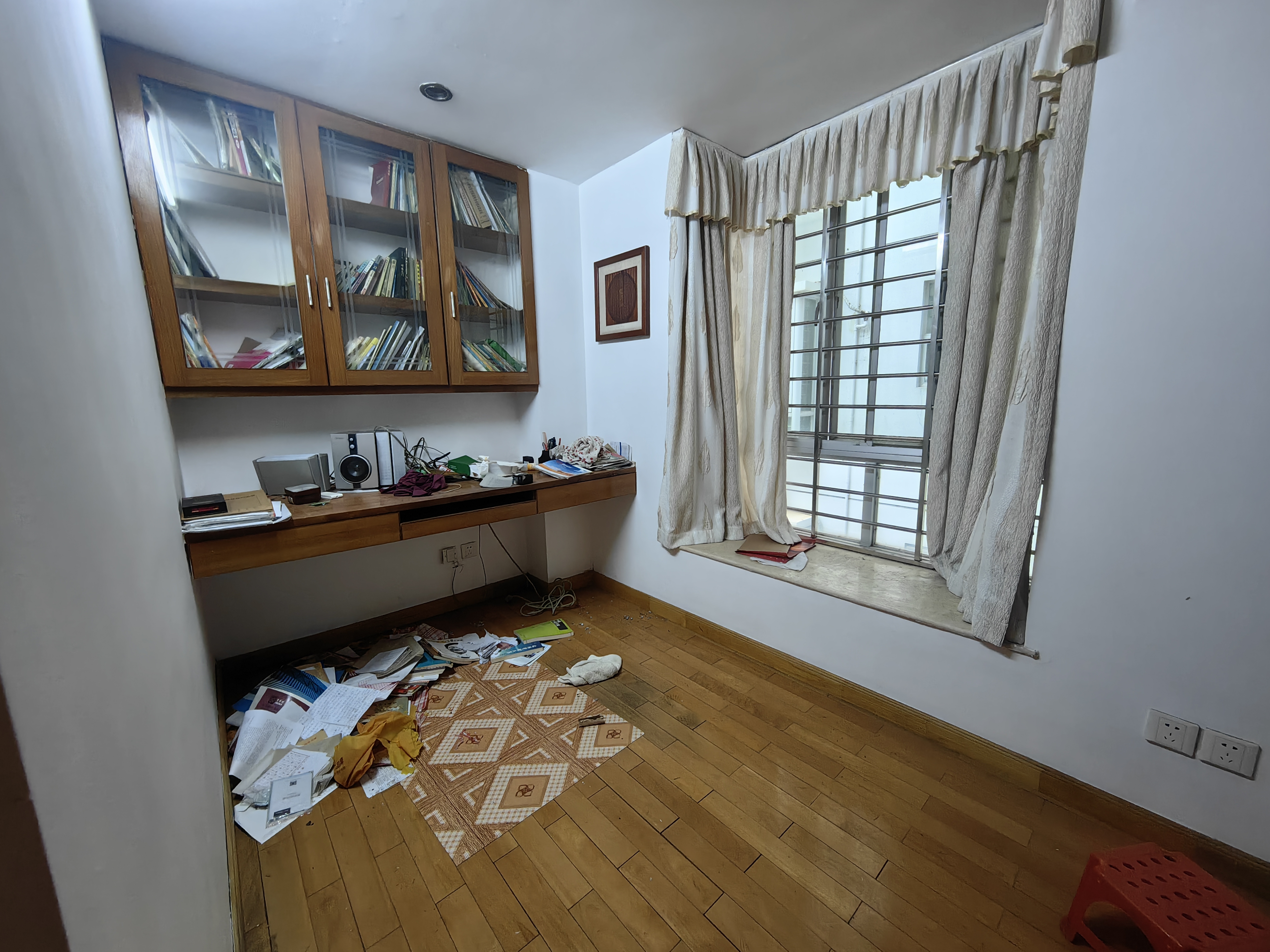 凯建公寓  3室2厅1卫    150.0万 凯建公寓  3室2厅1卫    150.0万客厅