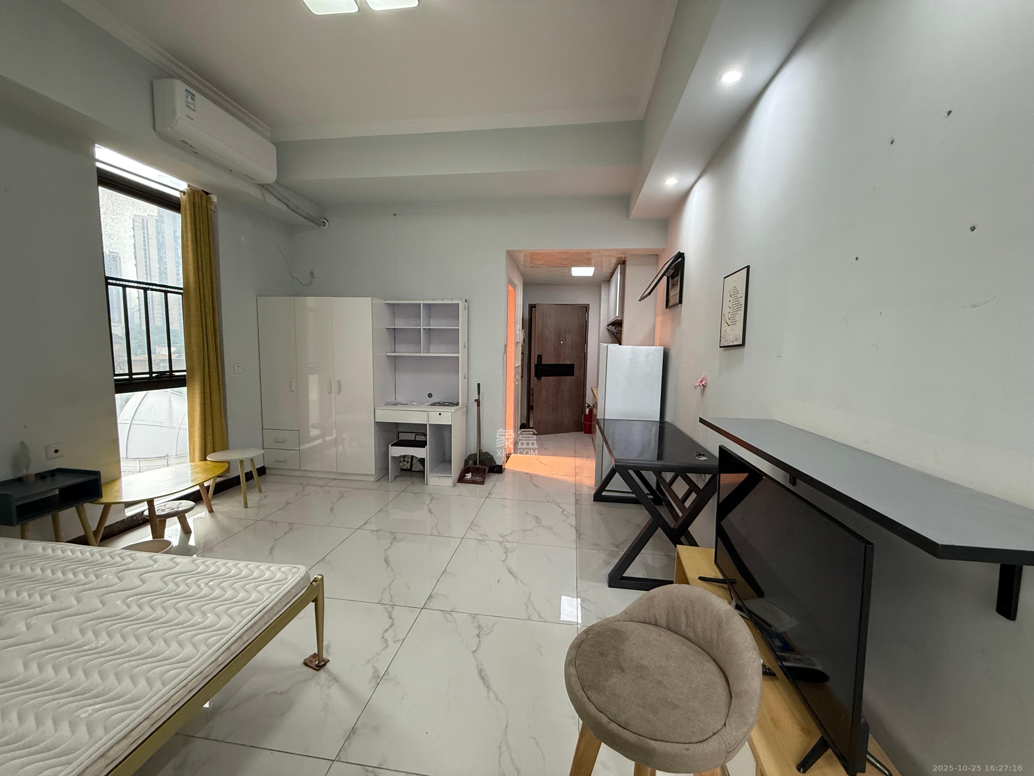 新世界广场 1室1厅1卫 1300.0元/月 新世界广场 1室1厅1卫 1300.0元/月室内图