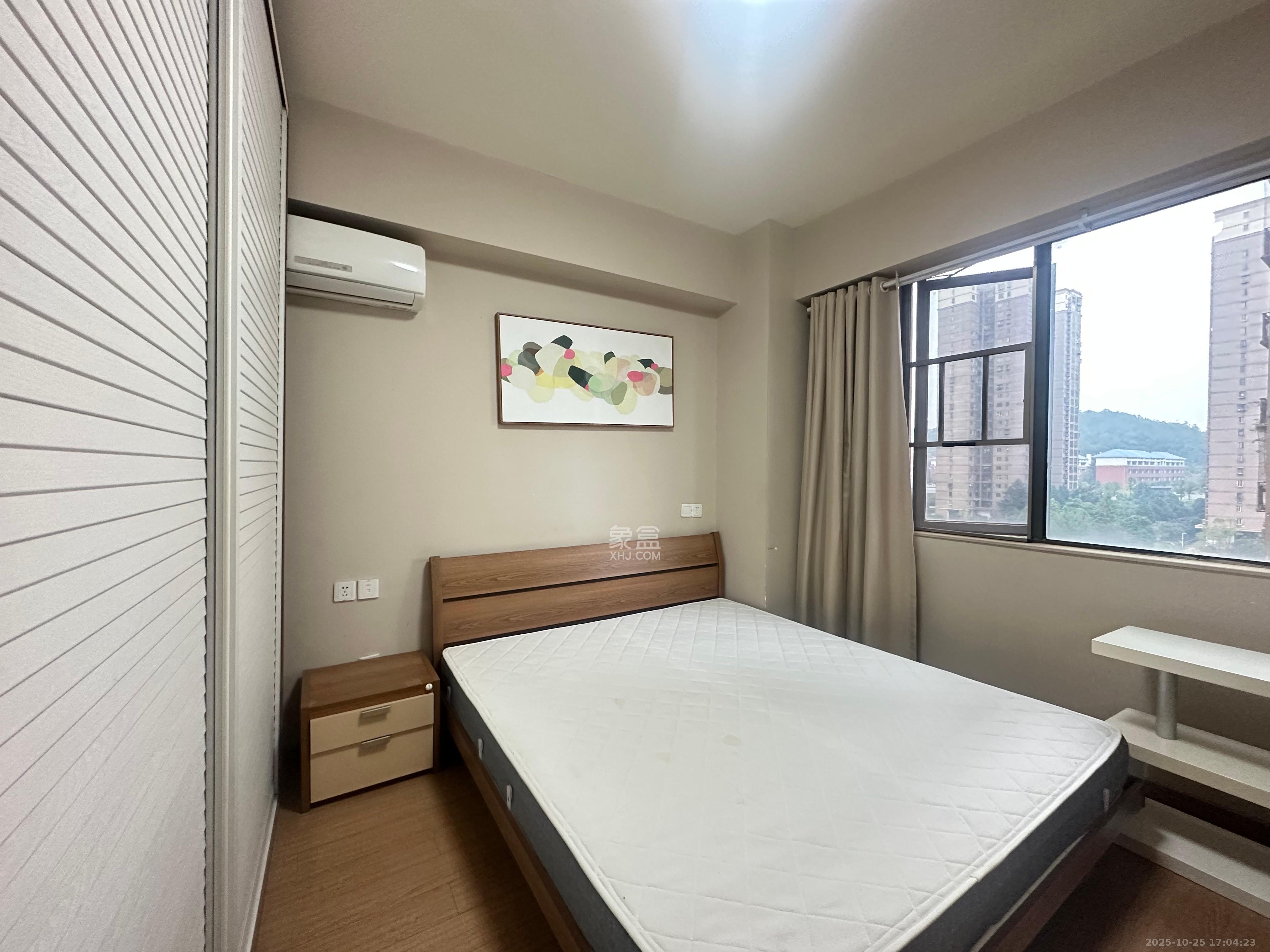 麓谷小镇  3室2厅1卫    2000.0元/月 麓谷小镇  3室2厅1卫    2000.0元/月室内图