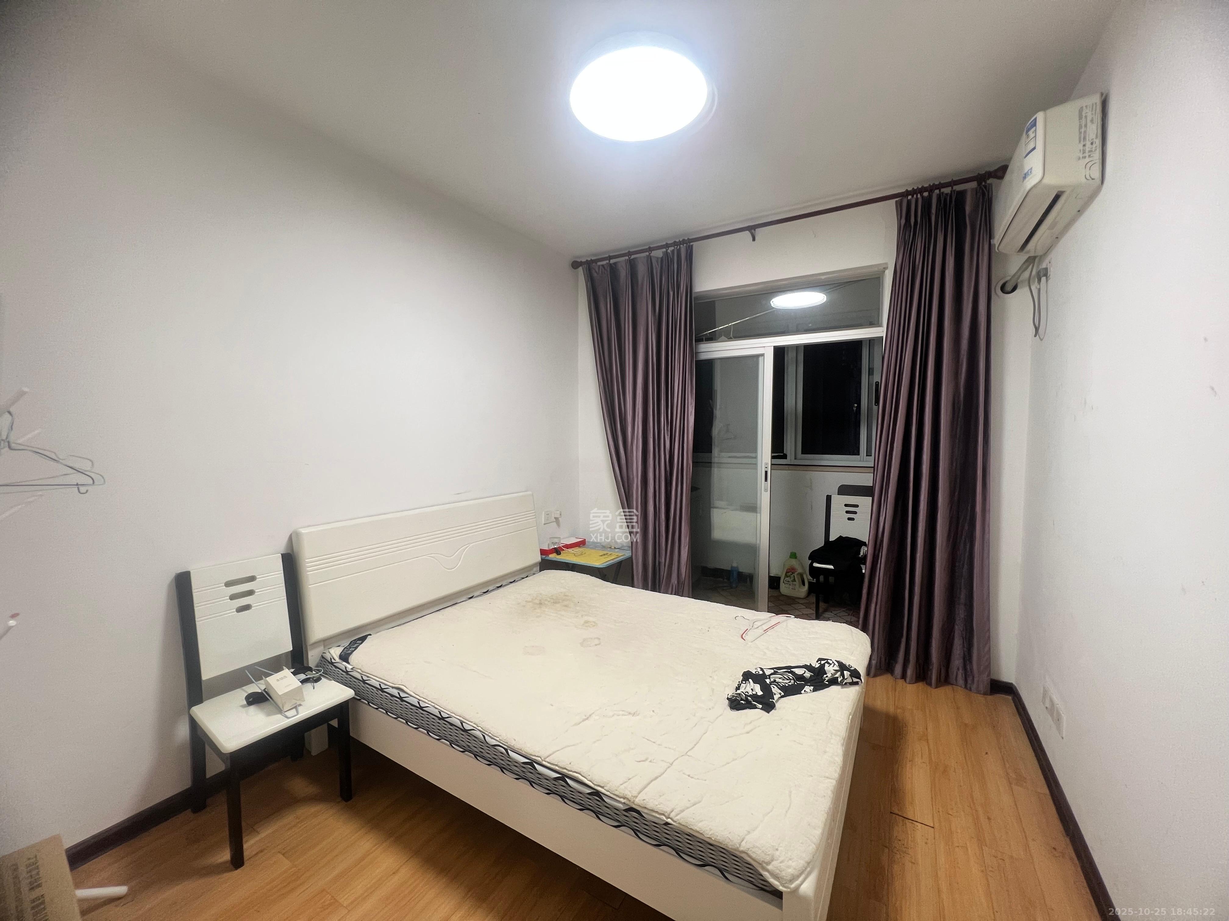 恒广国际景园一二区 3室2厅2卫 2300.0元/月 恒广国际景园一二区 3室2厅2卫 2300.0元/月室内图