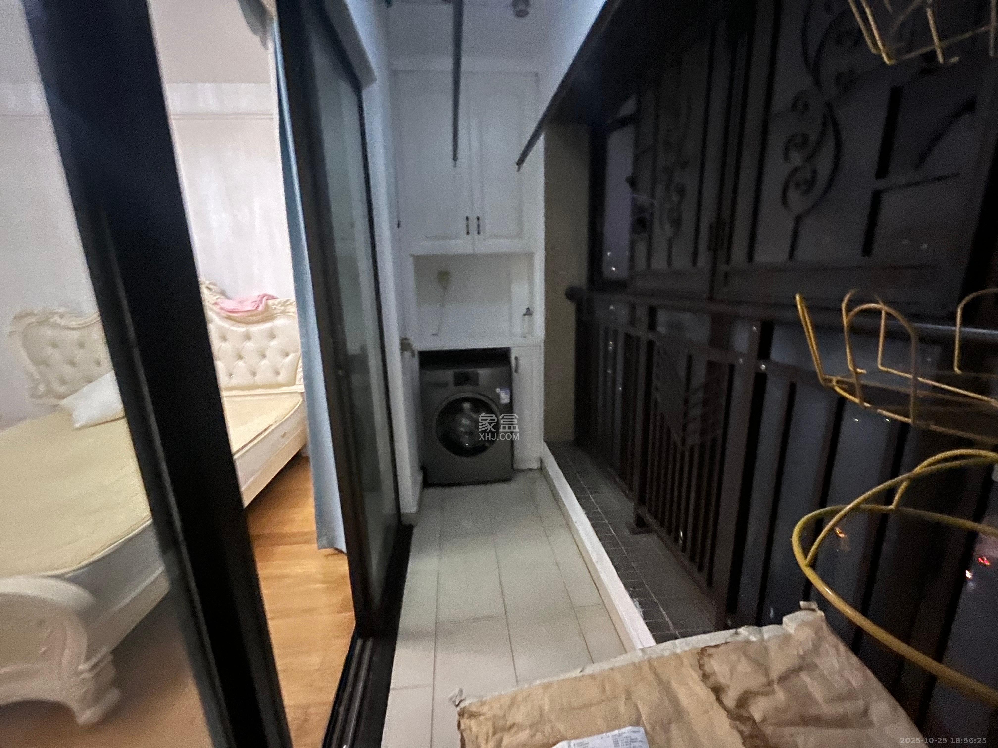 中海国际三期  3室2厅1卫    2500.0元/月 中海国际三期  3室2厅1卫    2500.0元/月室内图